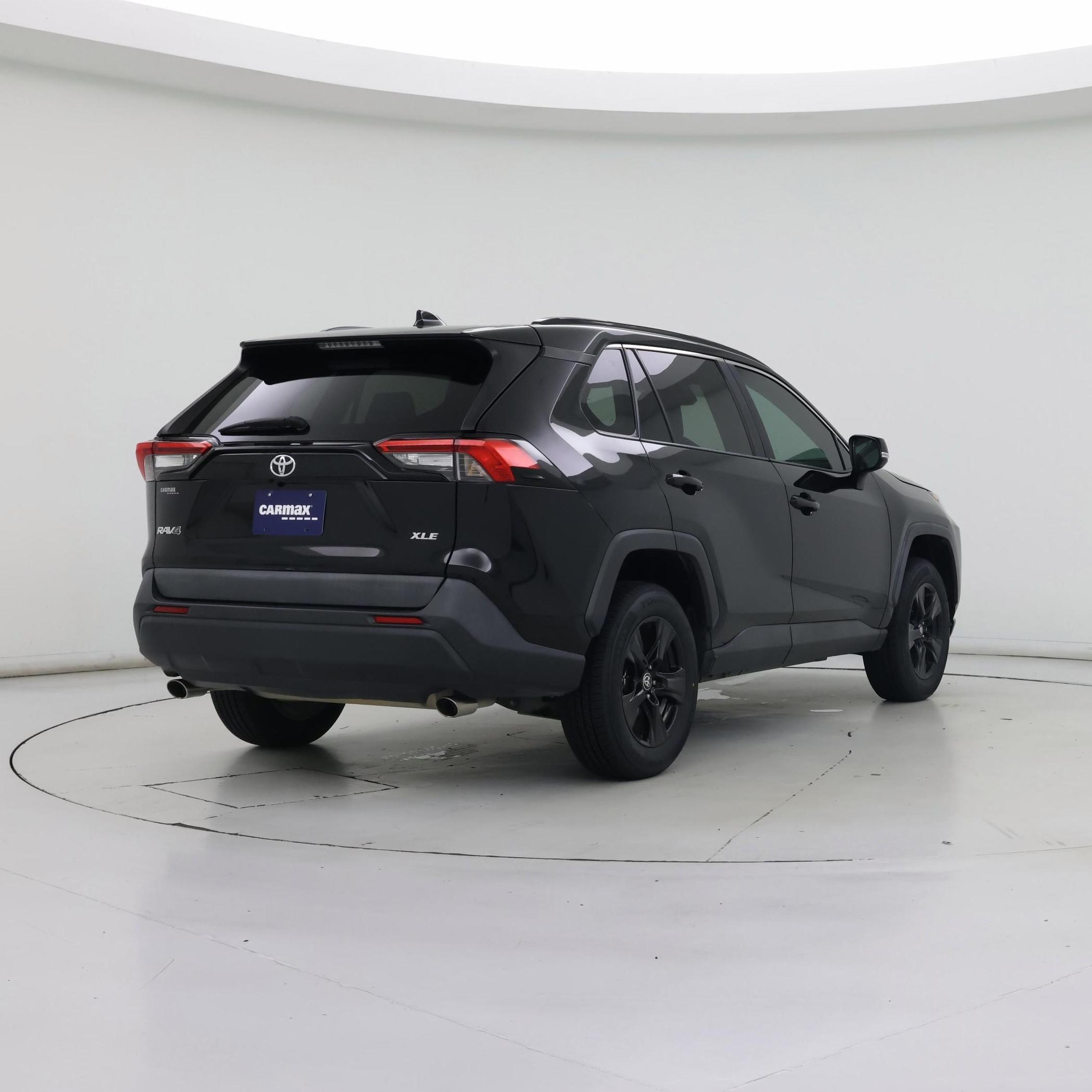 Thumbnail: 2021 Toyota RAV4 - 8