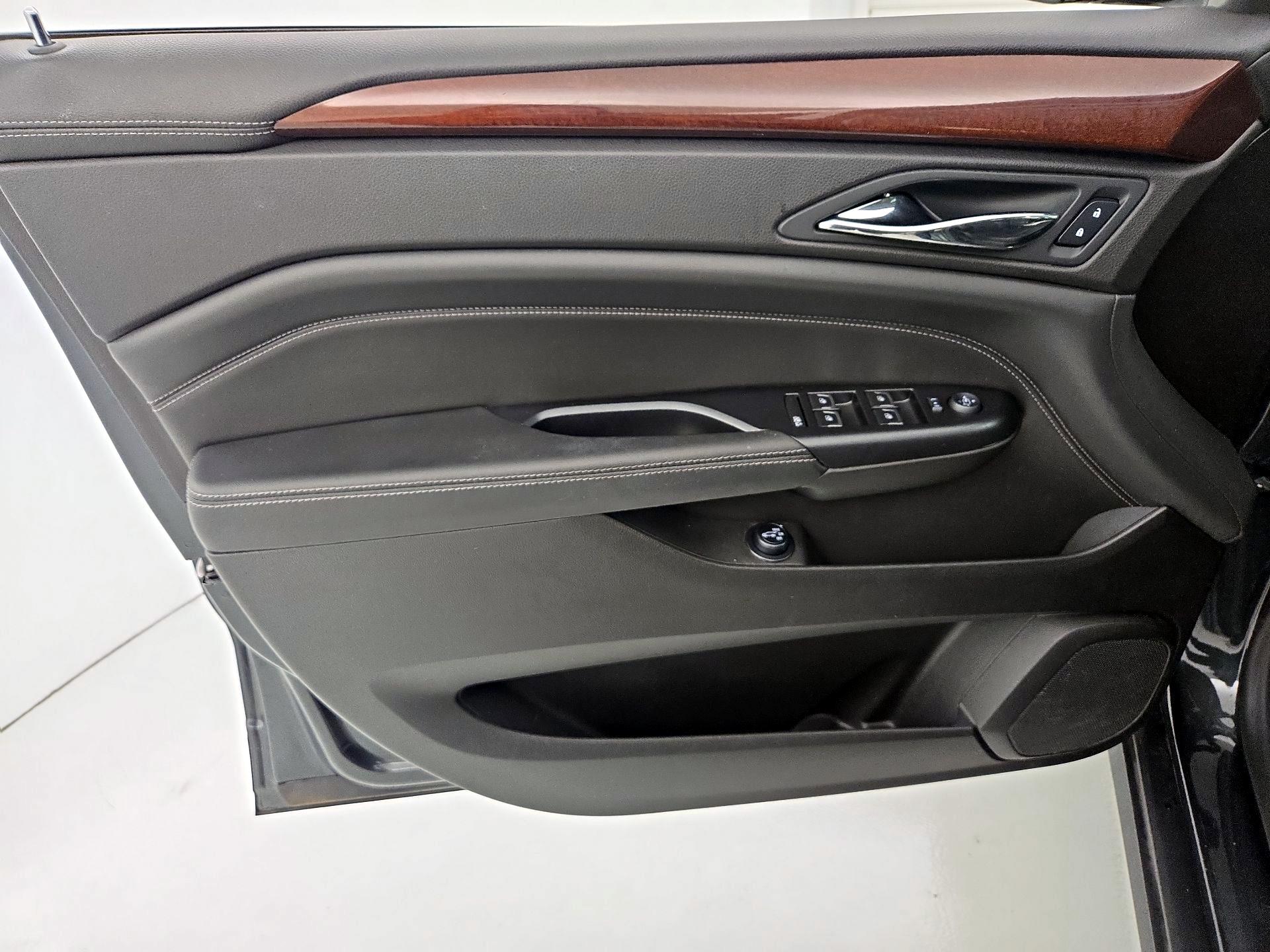 Thumbnail: 2015 Cadillac SRX - 12