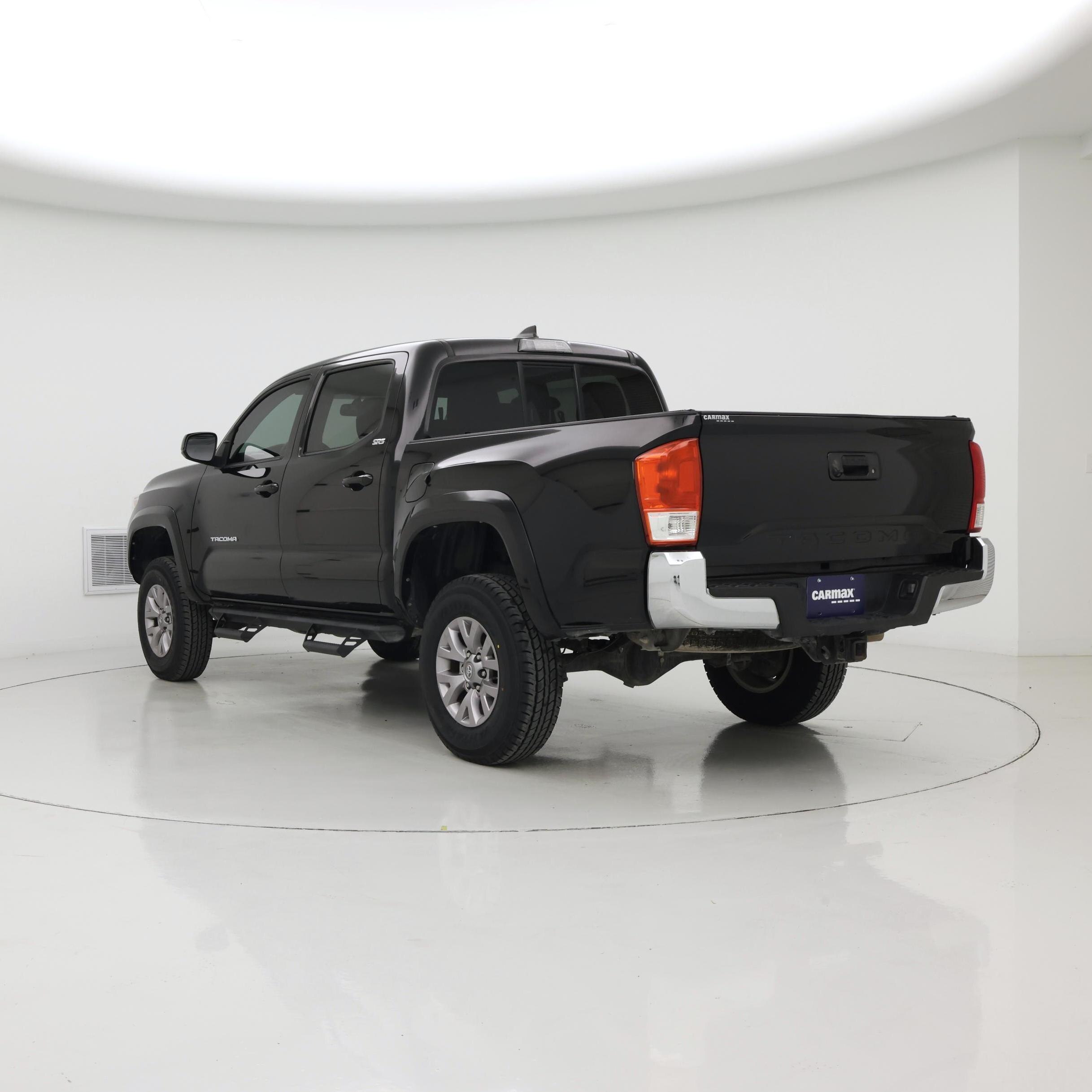 Thumbnail: 2017 Toyota Tacoma - 2