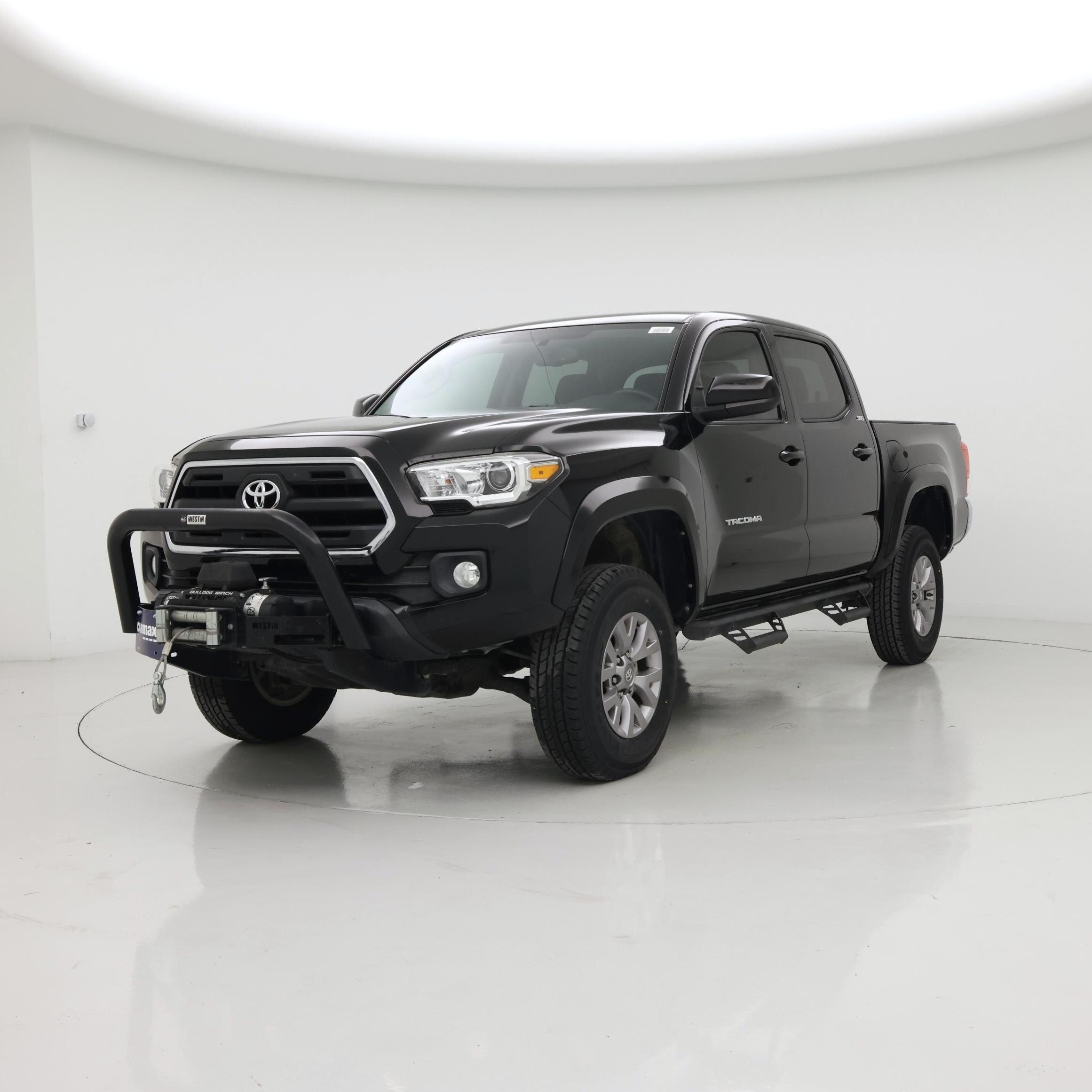 Thumbnail: 2017 Toyota Tacoma - 4