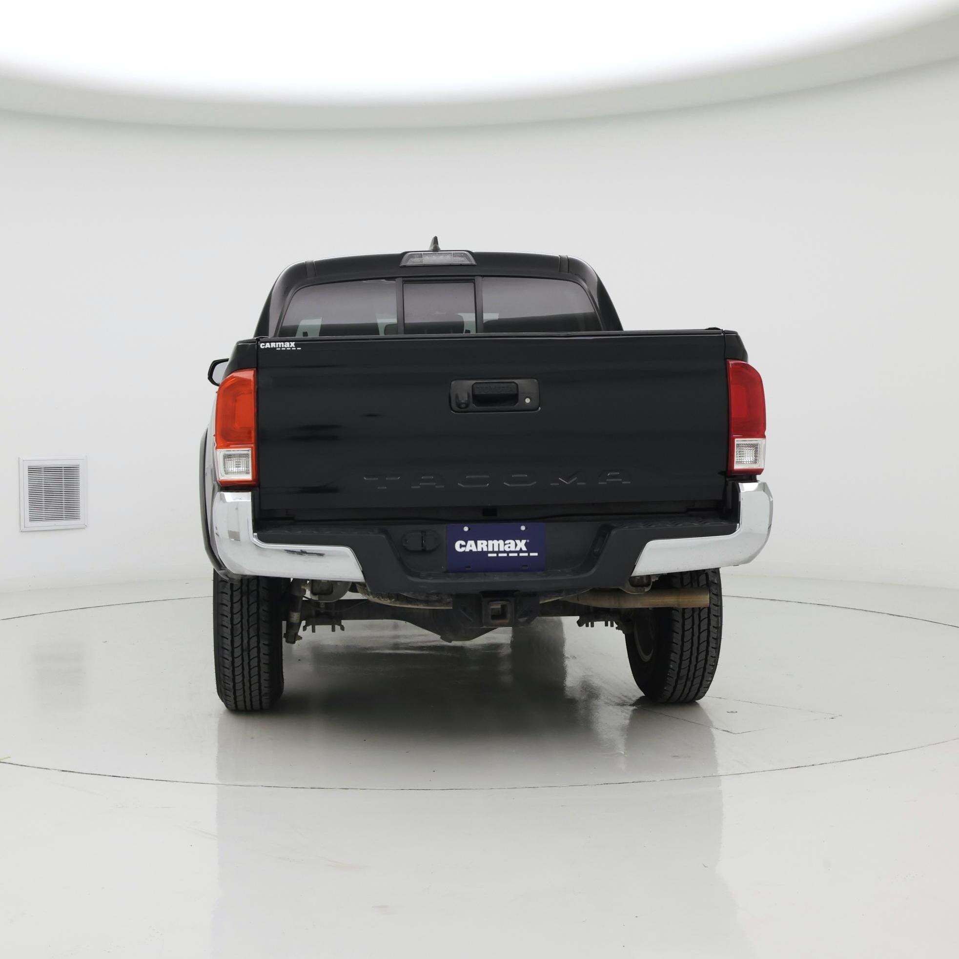 Thumbnail: 2017 Toyota Tacoma - 6