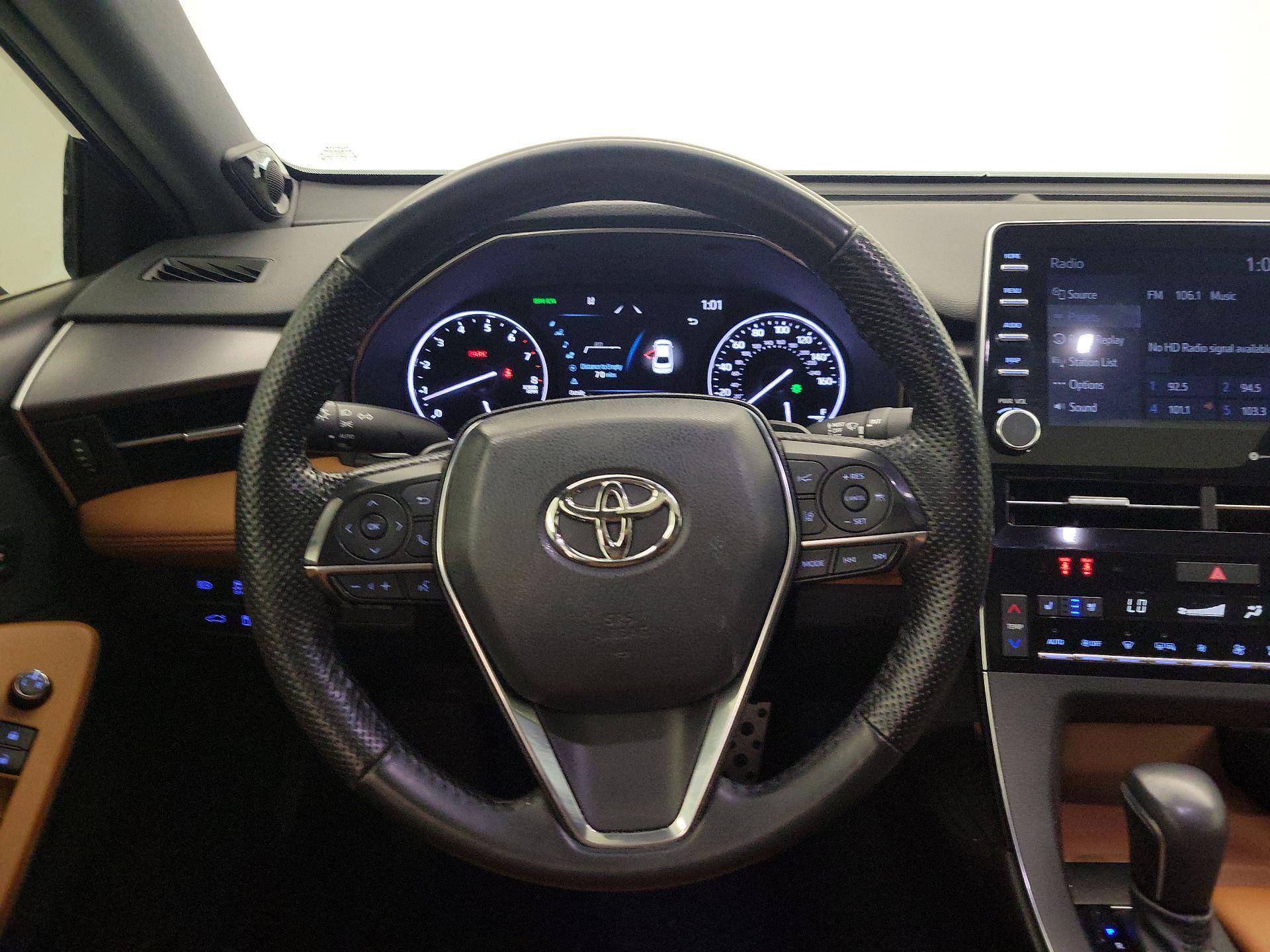 Thumbnail: 2022 Toyota Avalon - 10