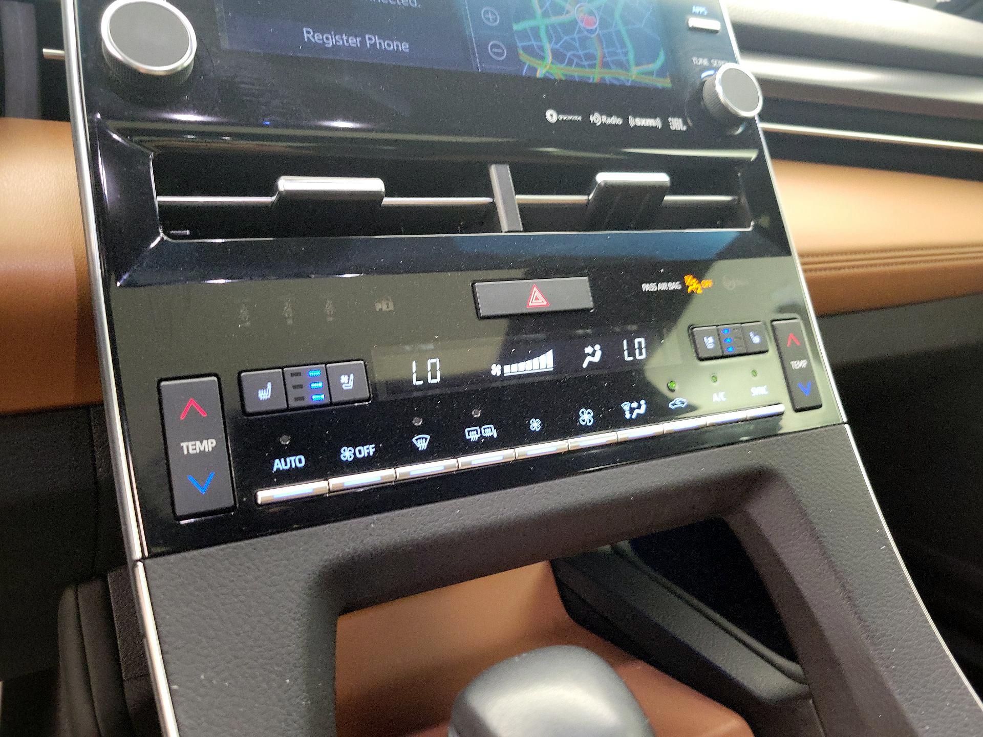 Thumbnail: 2022 Toyota Avalon - 16
