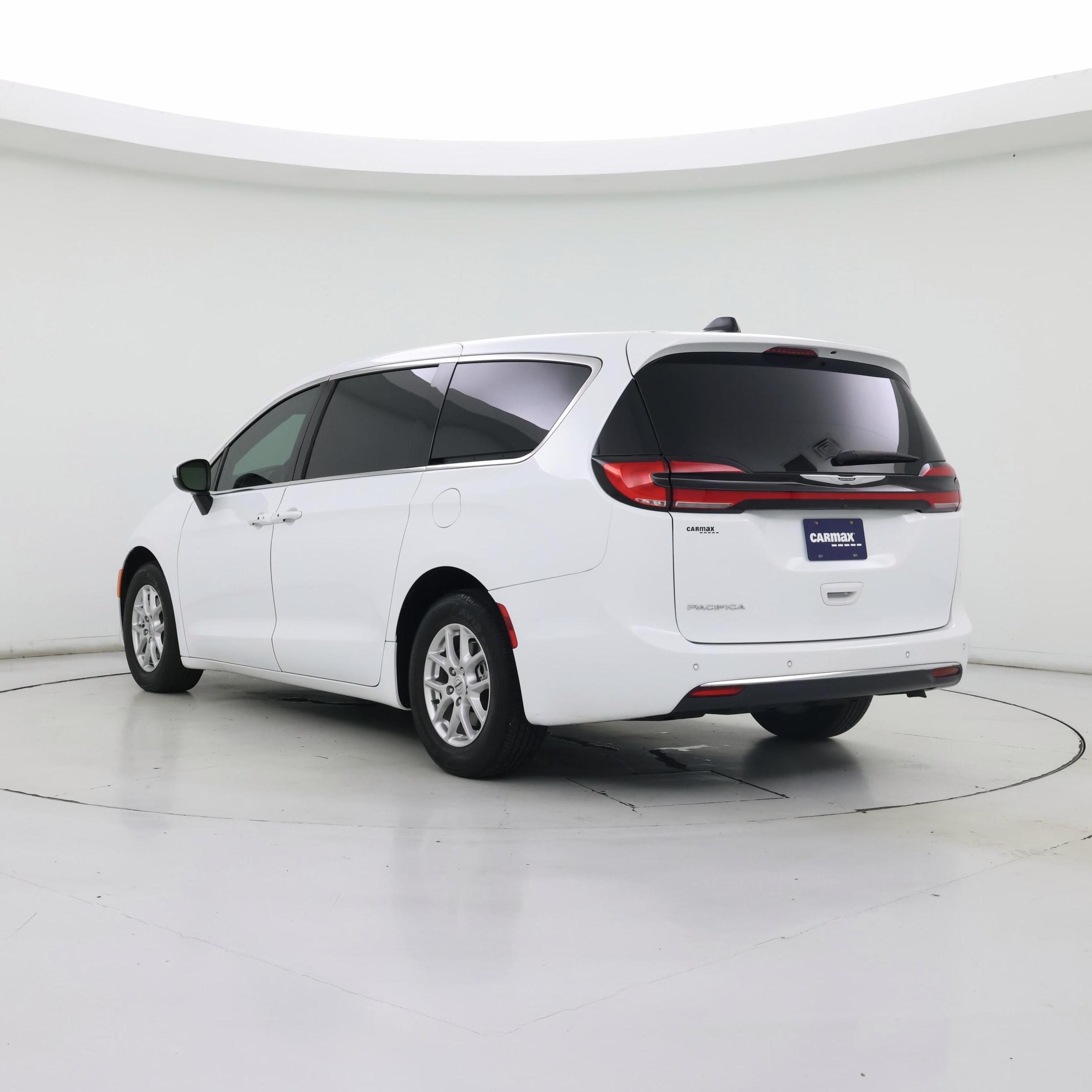 Thumbnail: 2023 Chrysler Pacifica - 2