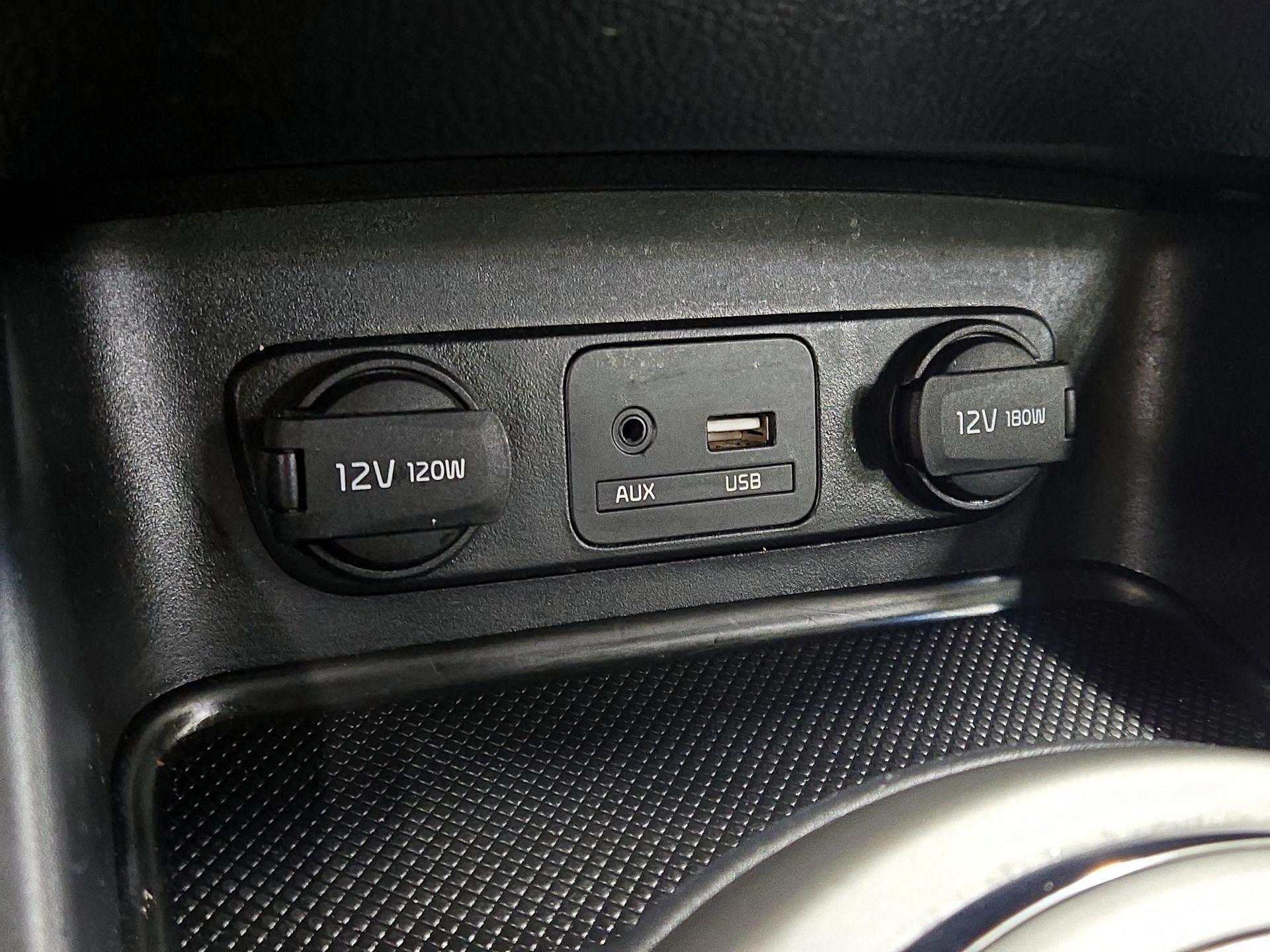 Thumbnail: 2016 Kia Sportage - 17