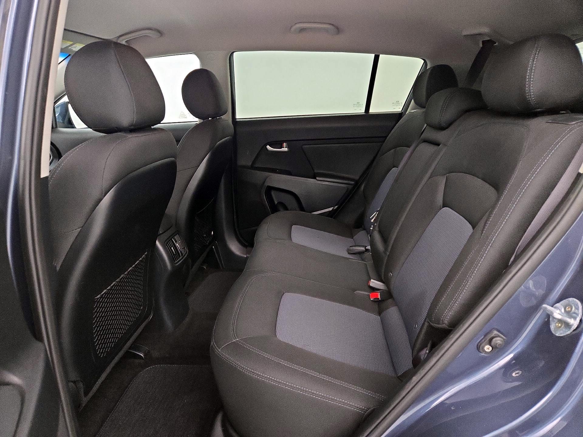 Thumbnail: 2016 Kia Sportage - 18