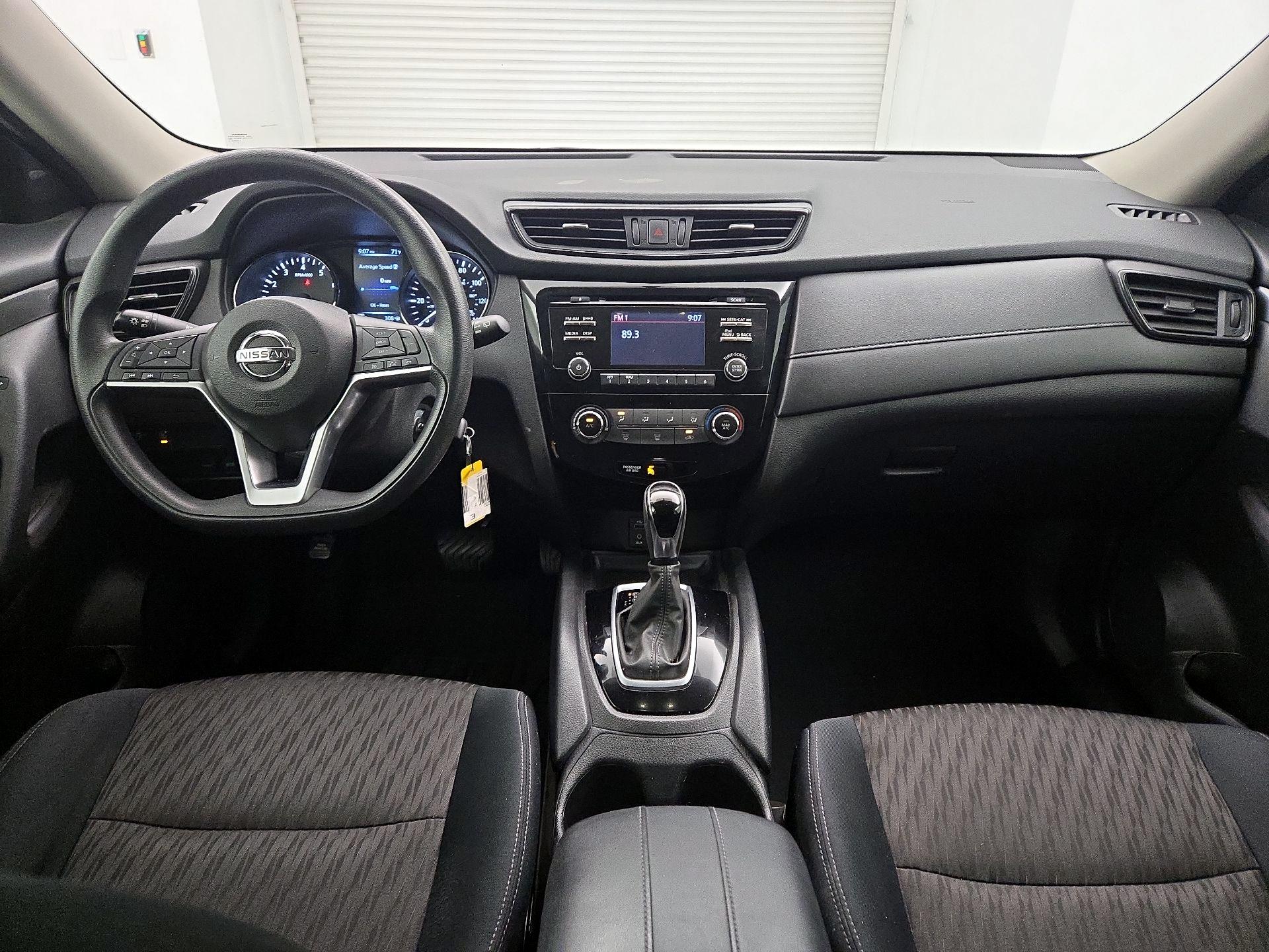 Thumbnail: 2017 Nissan Rogue - 9