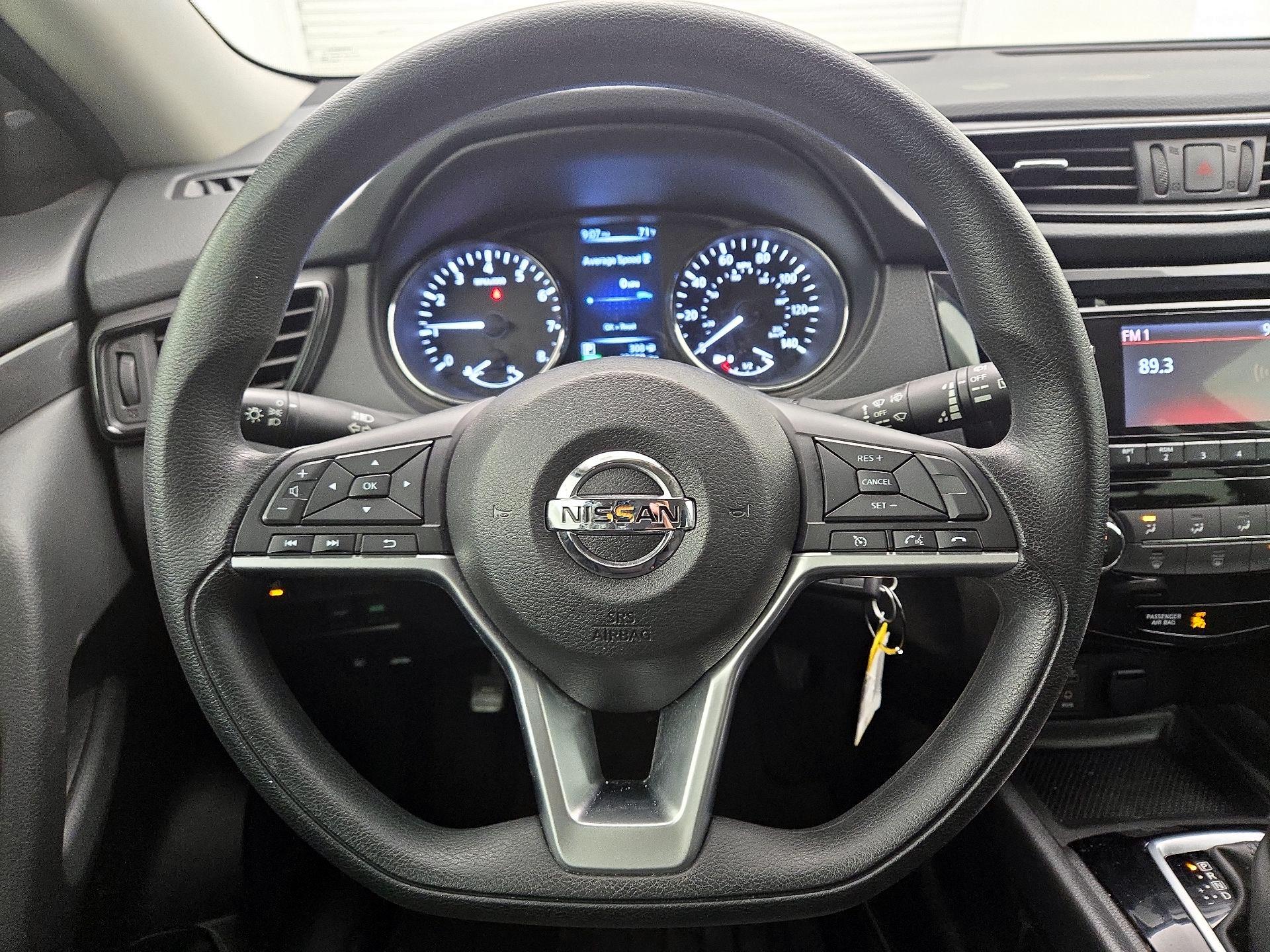 Thumbnail: 2017 Nissan Rogue - 10