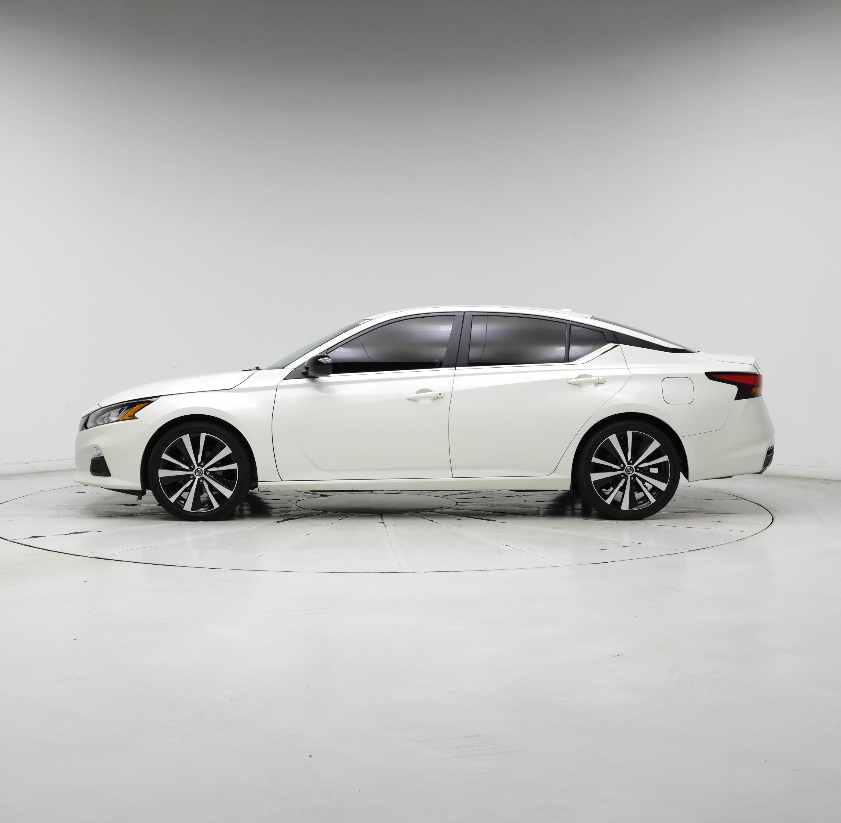 Thumbnail: 2021 Nissan Altima - 3