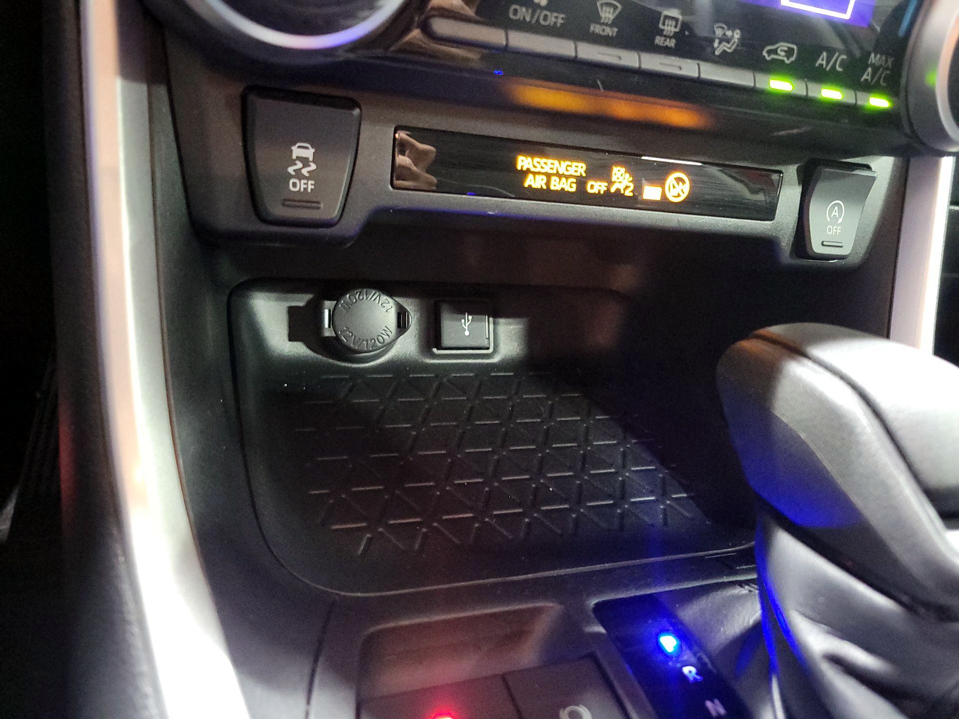 Thumbnail: 2021 Toyota RAV4 - 17