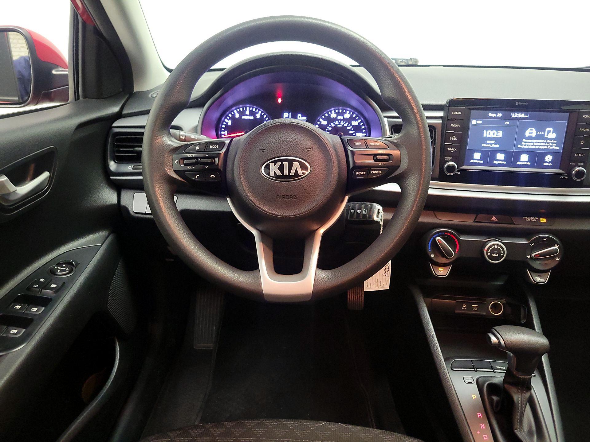 Thumbnail: 2019 Kia Rio - 10