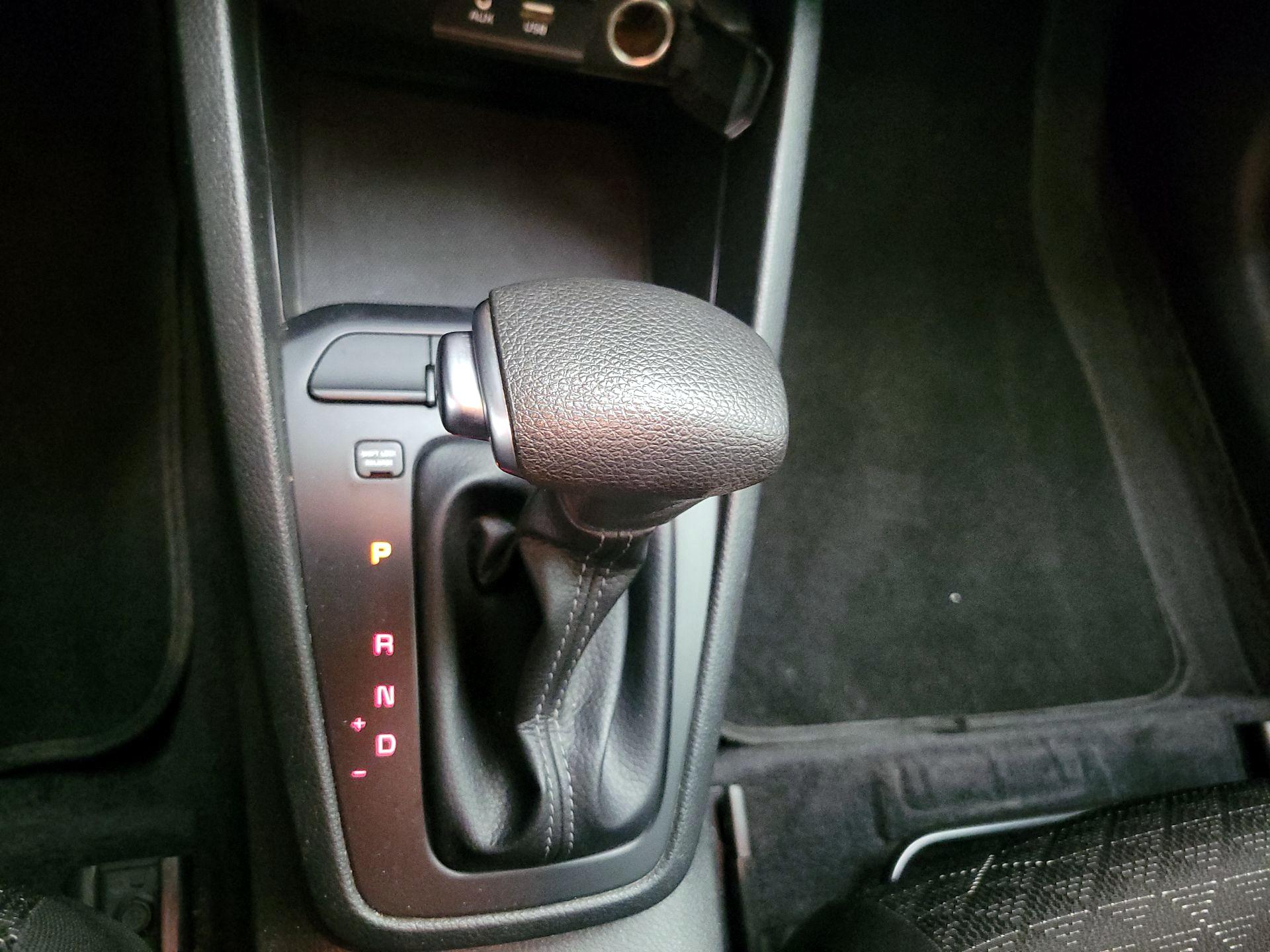 Thumbnail: 2019 Kia Rio - 17