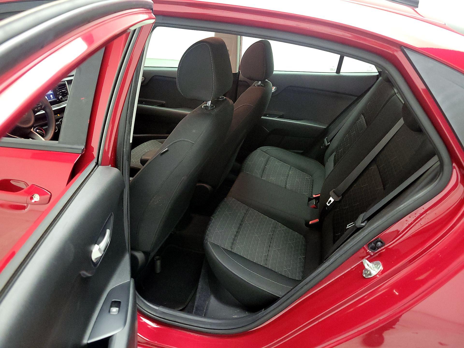 Thumbnail: 2019 Kia Rio - 19