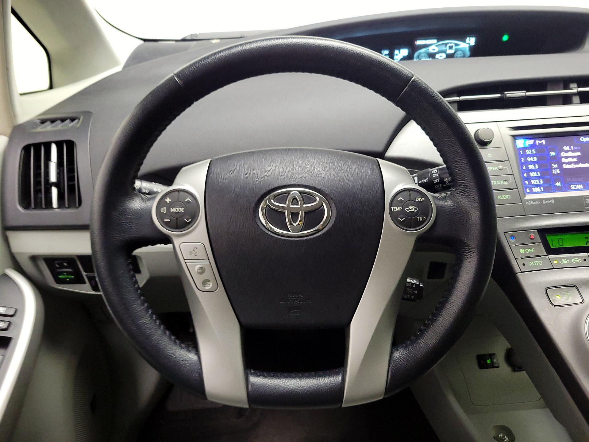 Thumbnail: 2014 Toyota Prius - 10