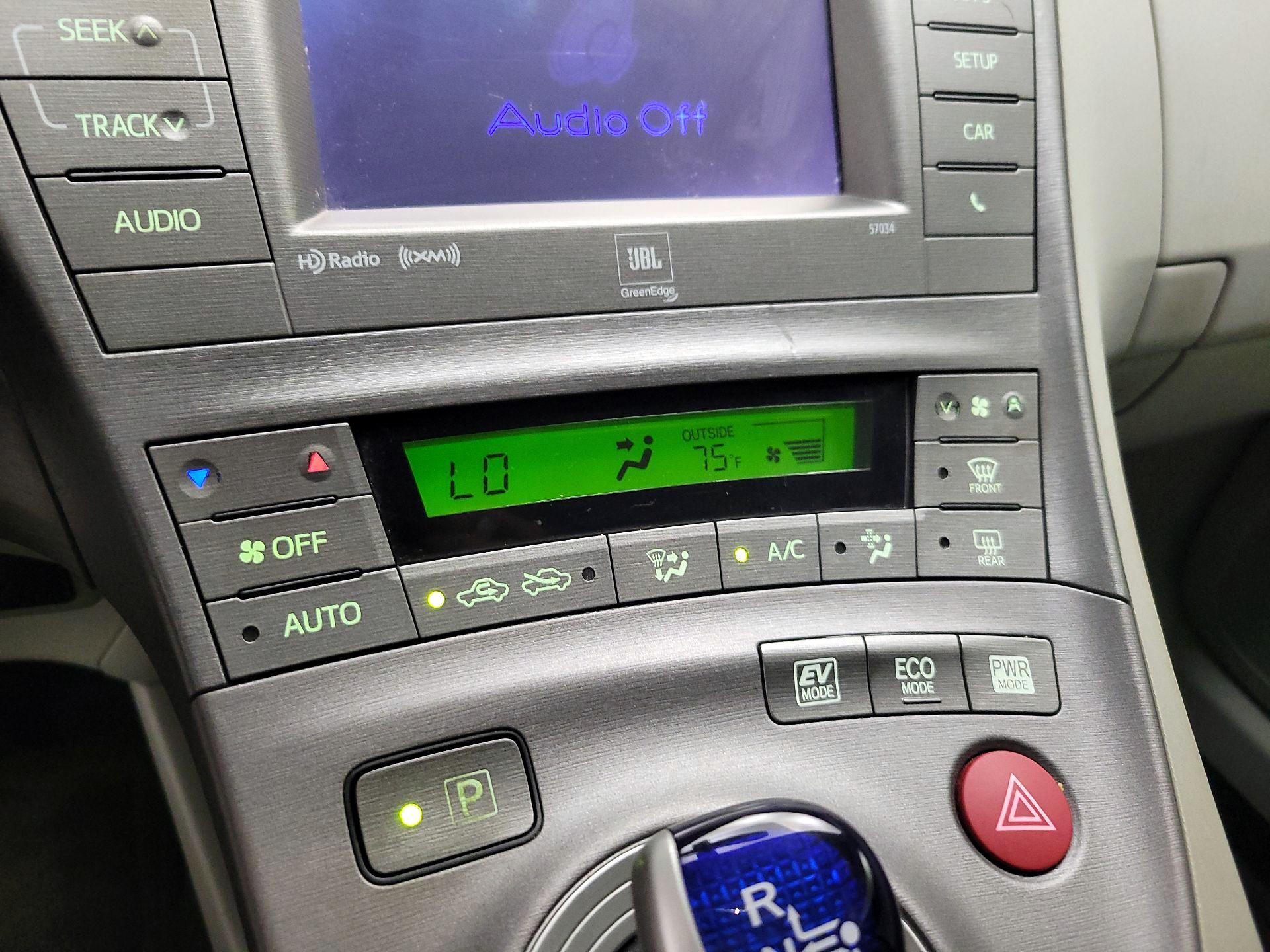 Thumbnail: 2014 Toyota Prius - 16