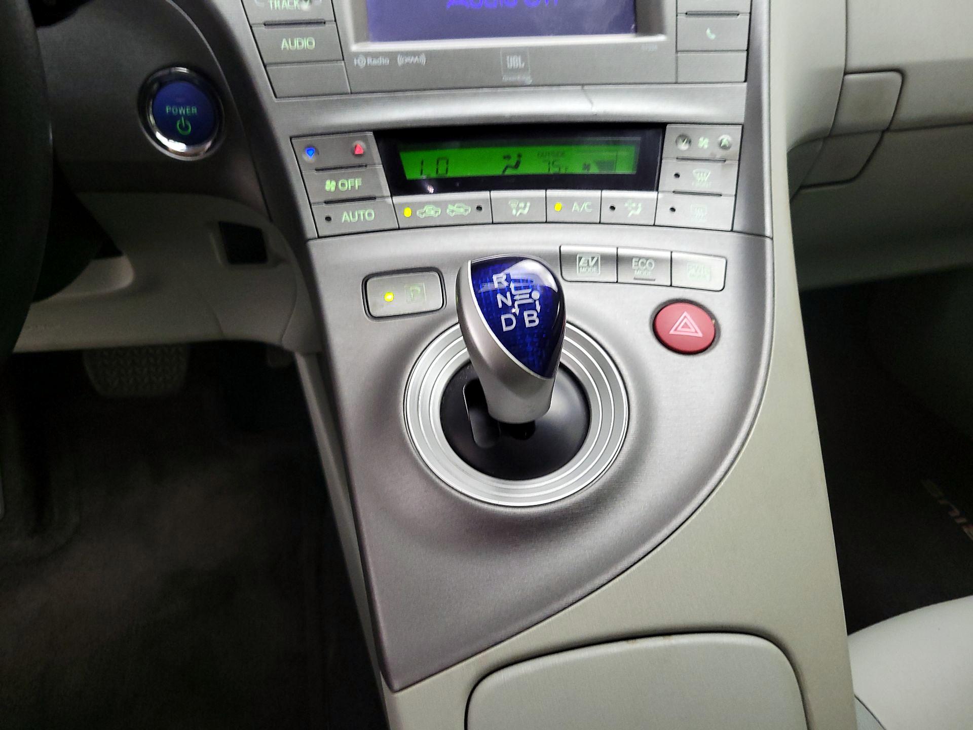 Thumbnail: 2014 Toyota Prius - 17