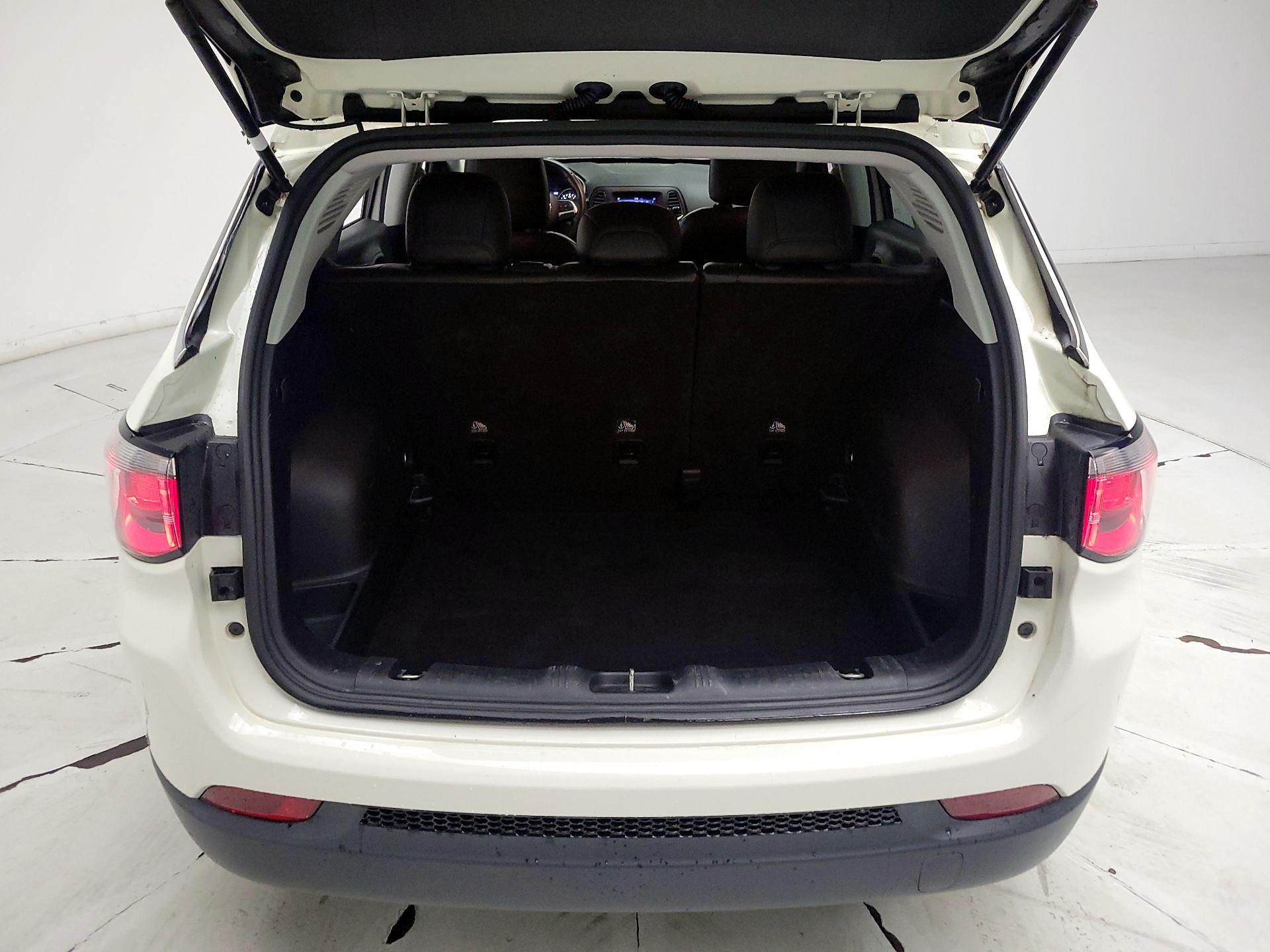 Thumbnail: 2018 Jeep Compass - 19