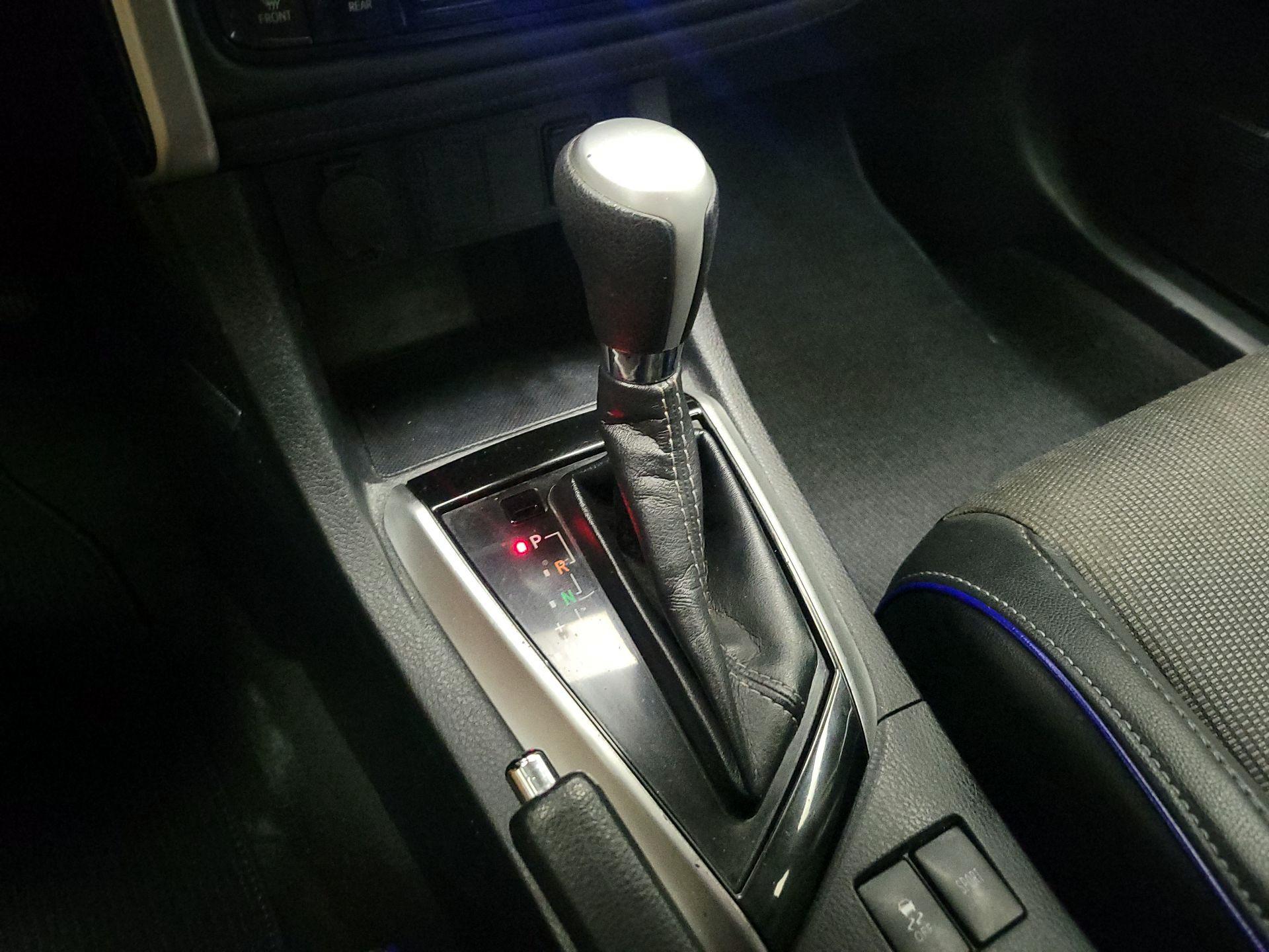 Thumbnail: 2019 Toyota Corolla - 17