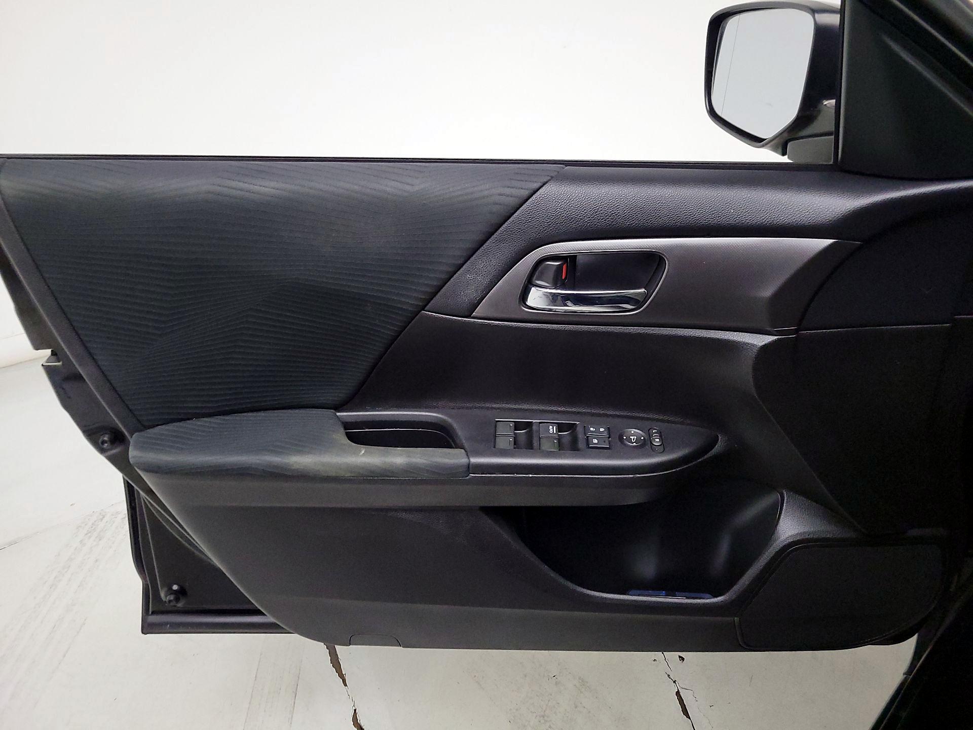 Thumbnail: 2015 Honda Accord - 12