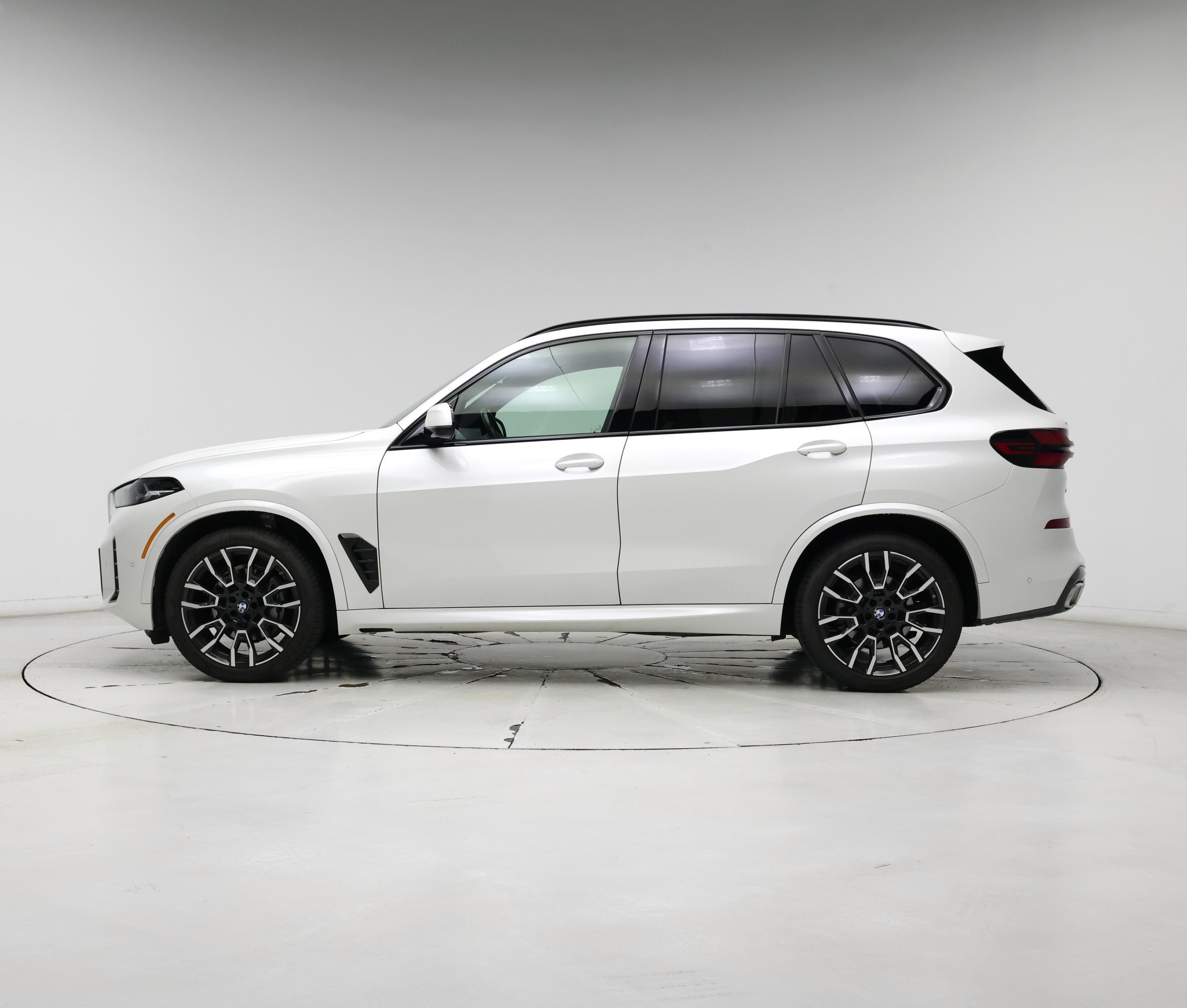 Thumbnail: 2024 BMW X5 - 3