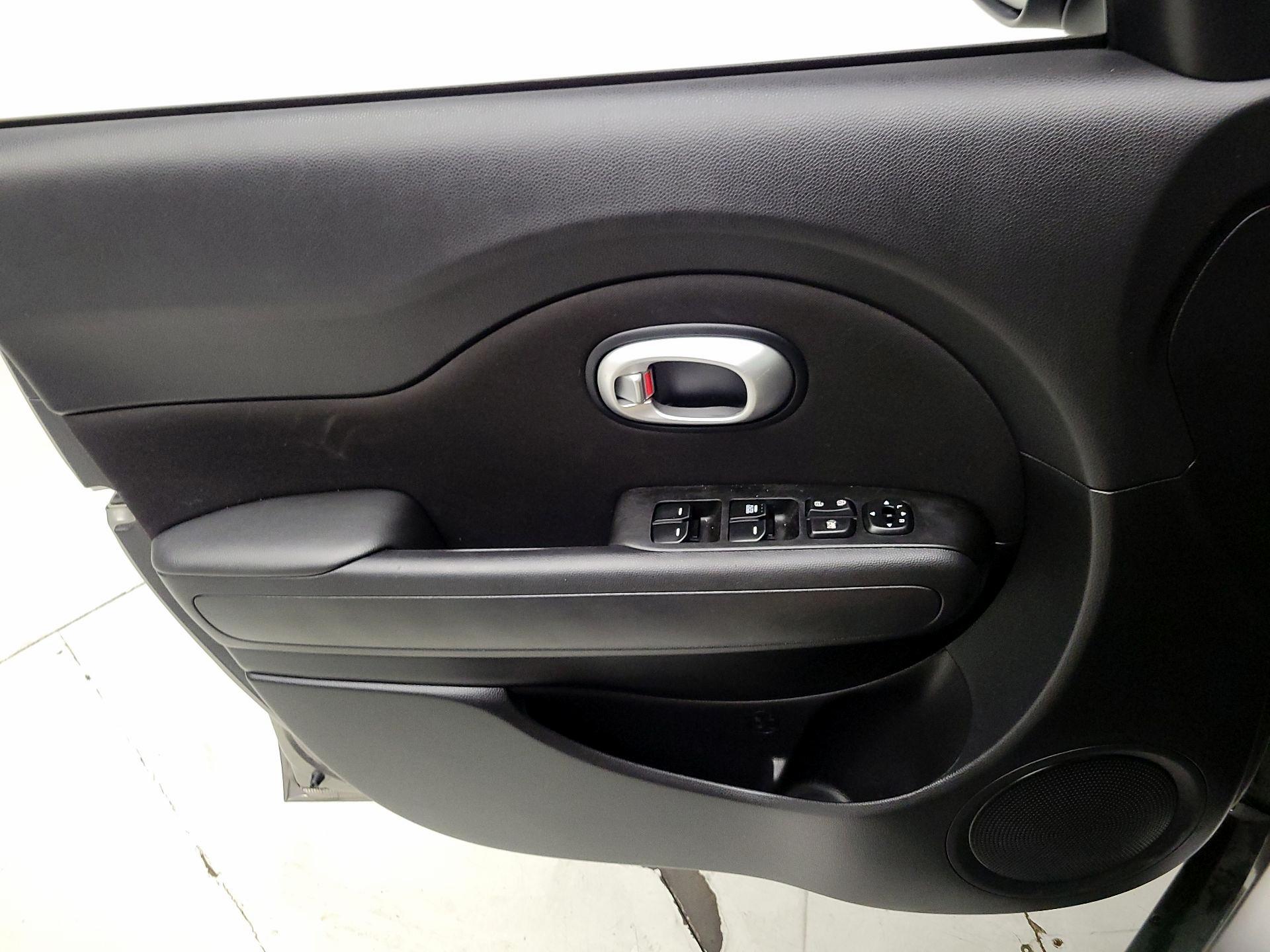 Thumbnail: 2016 Kia Soul - 12