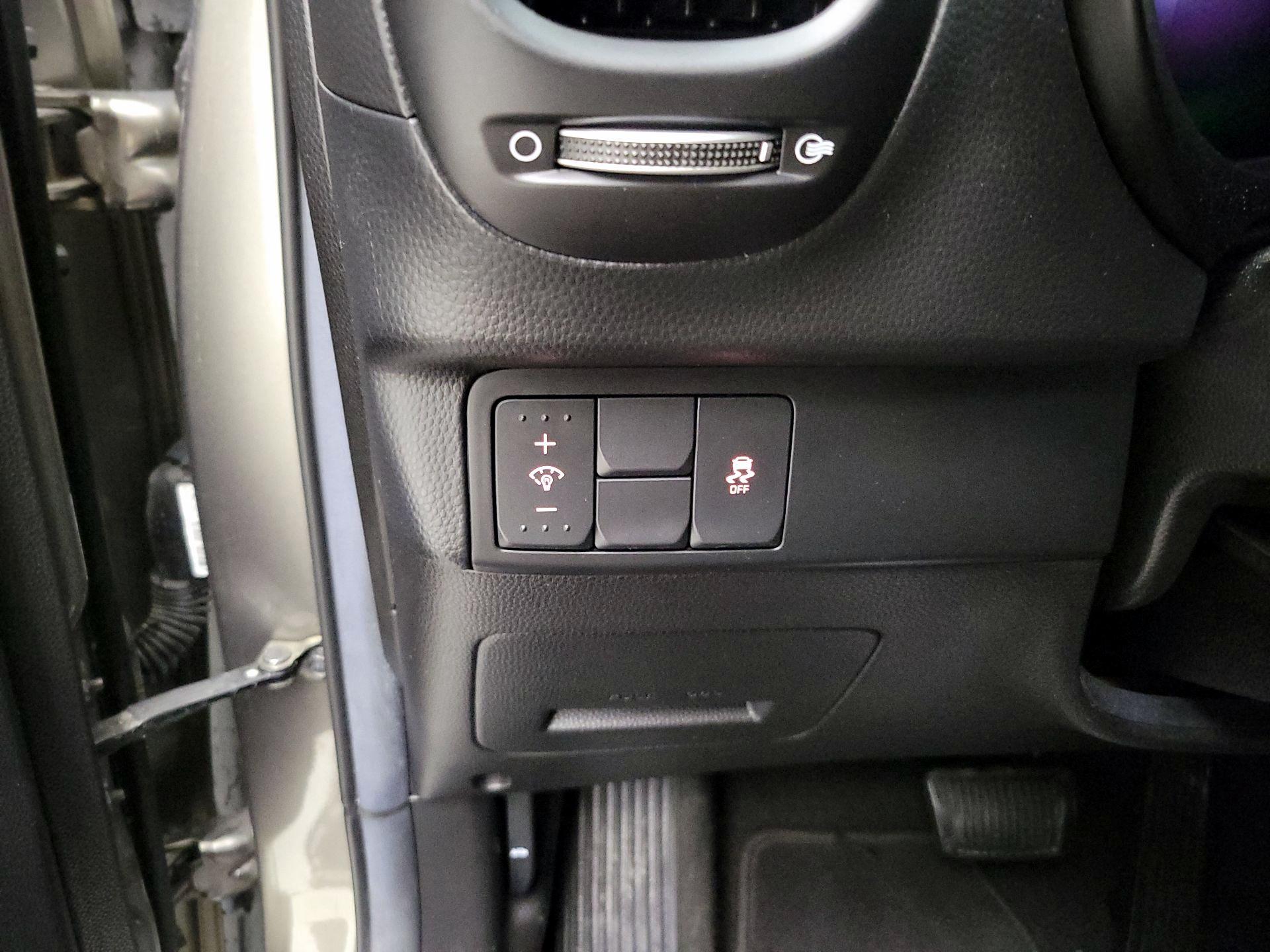 Thumbnail: 2016 Kia Soul - 13