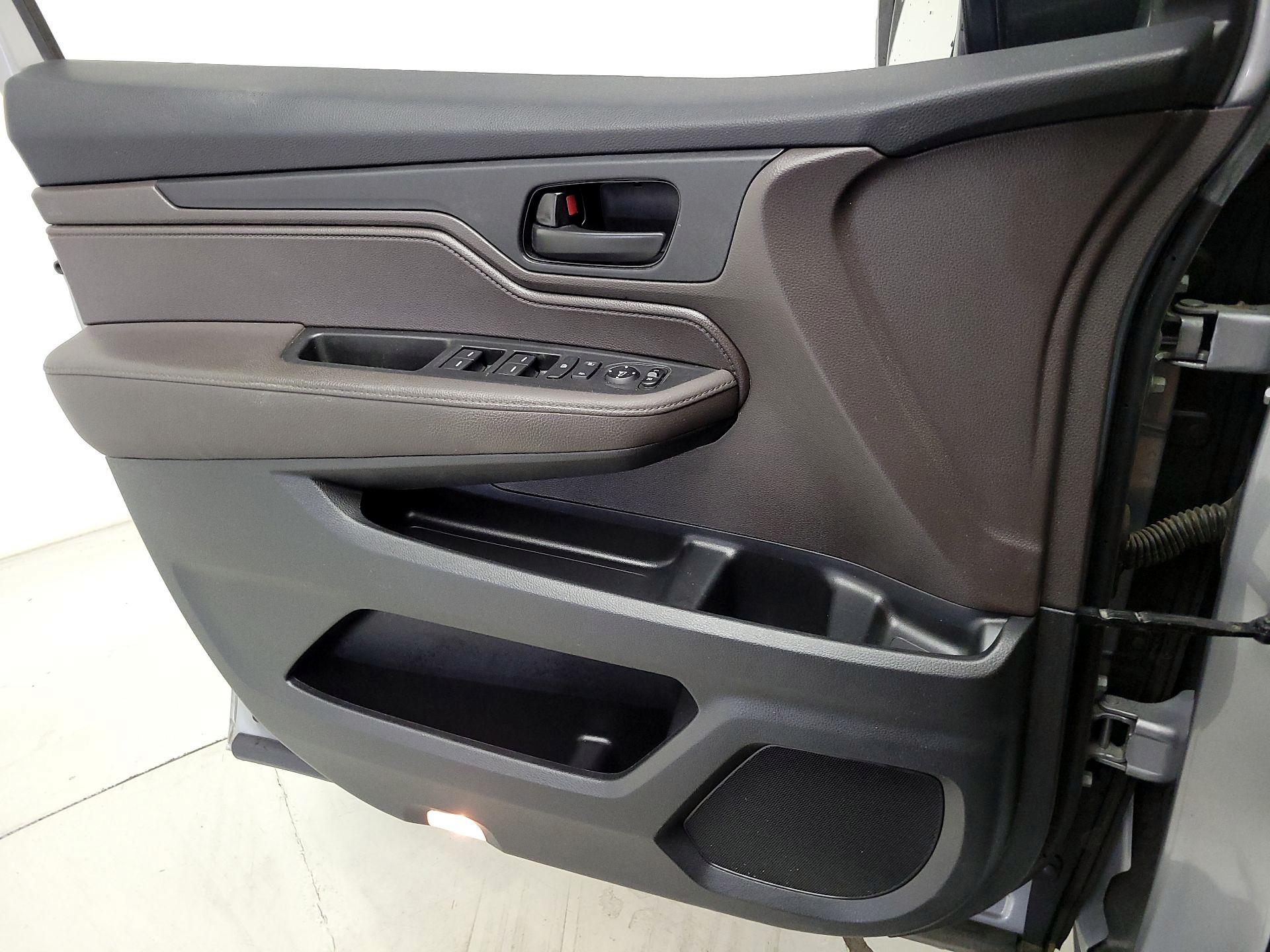 Thumbnail: 2019 Honda Odyssey - 12