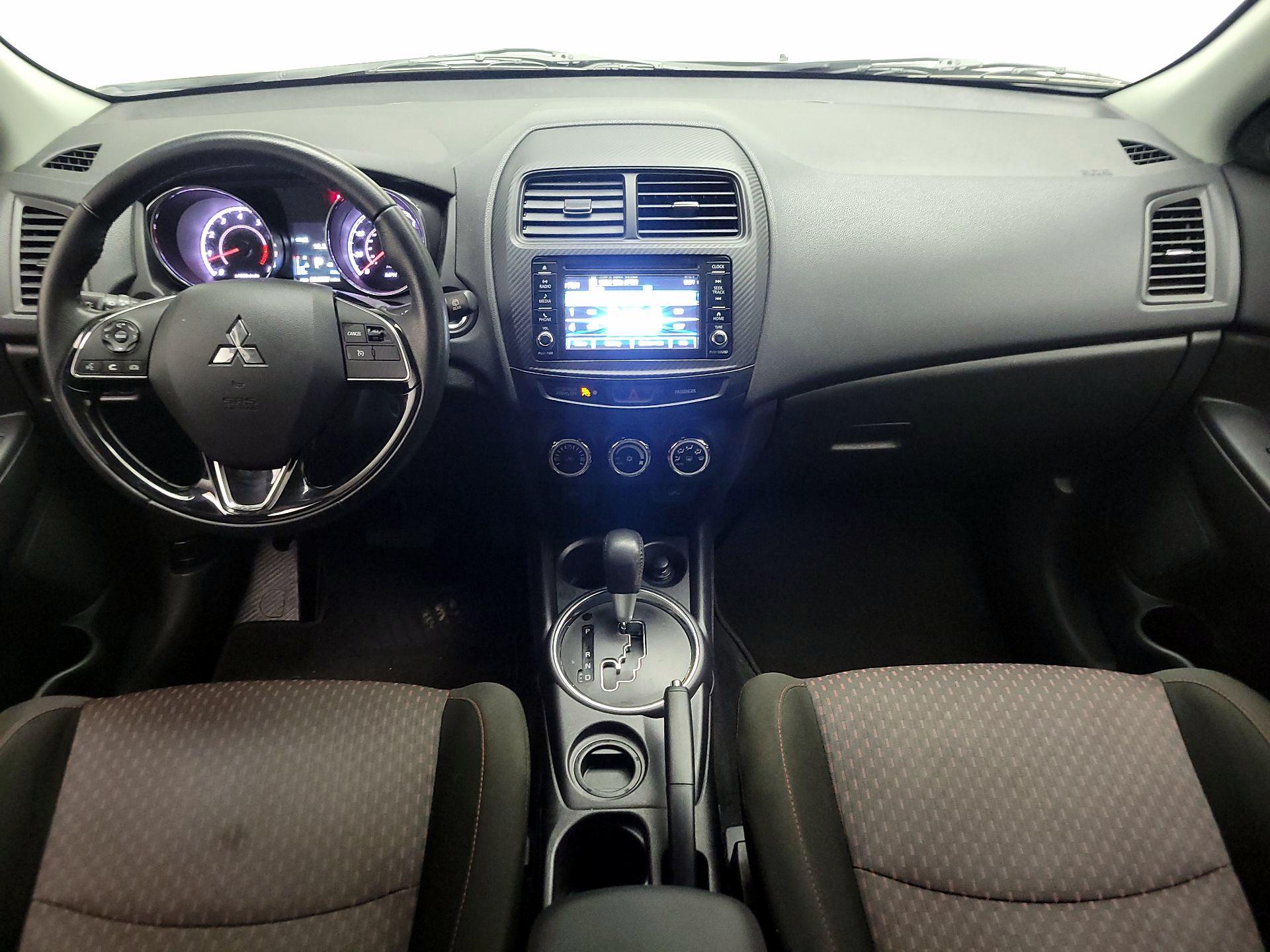 Thumbnail: 2017 Mitsubishi Outlander Sport - 9