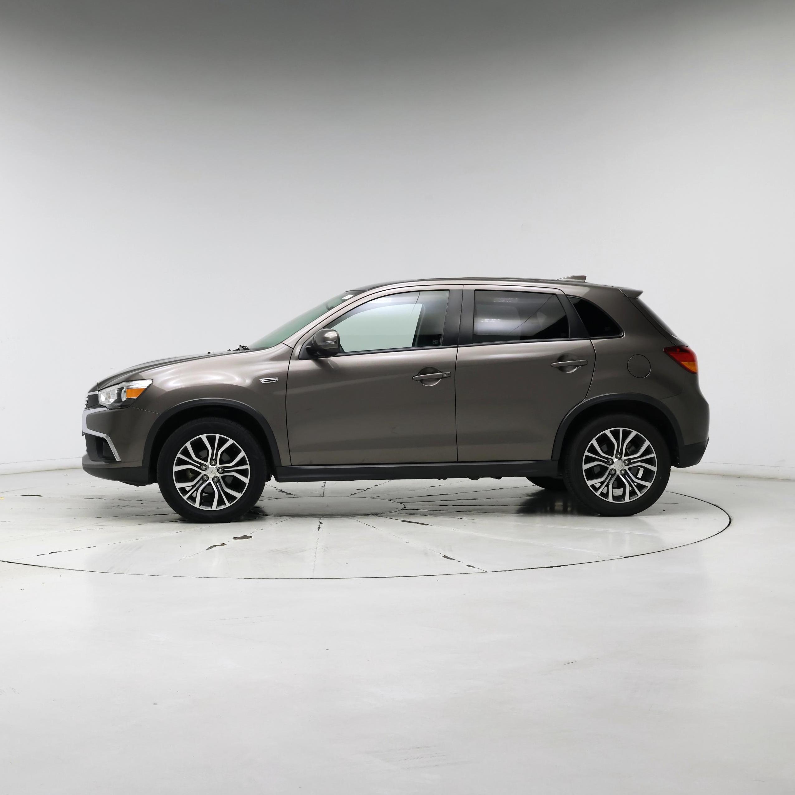 Thumbnail: 2017 Mitsubishi Outlander Sport - 3