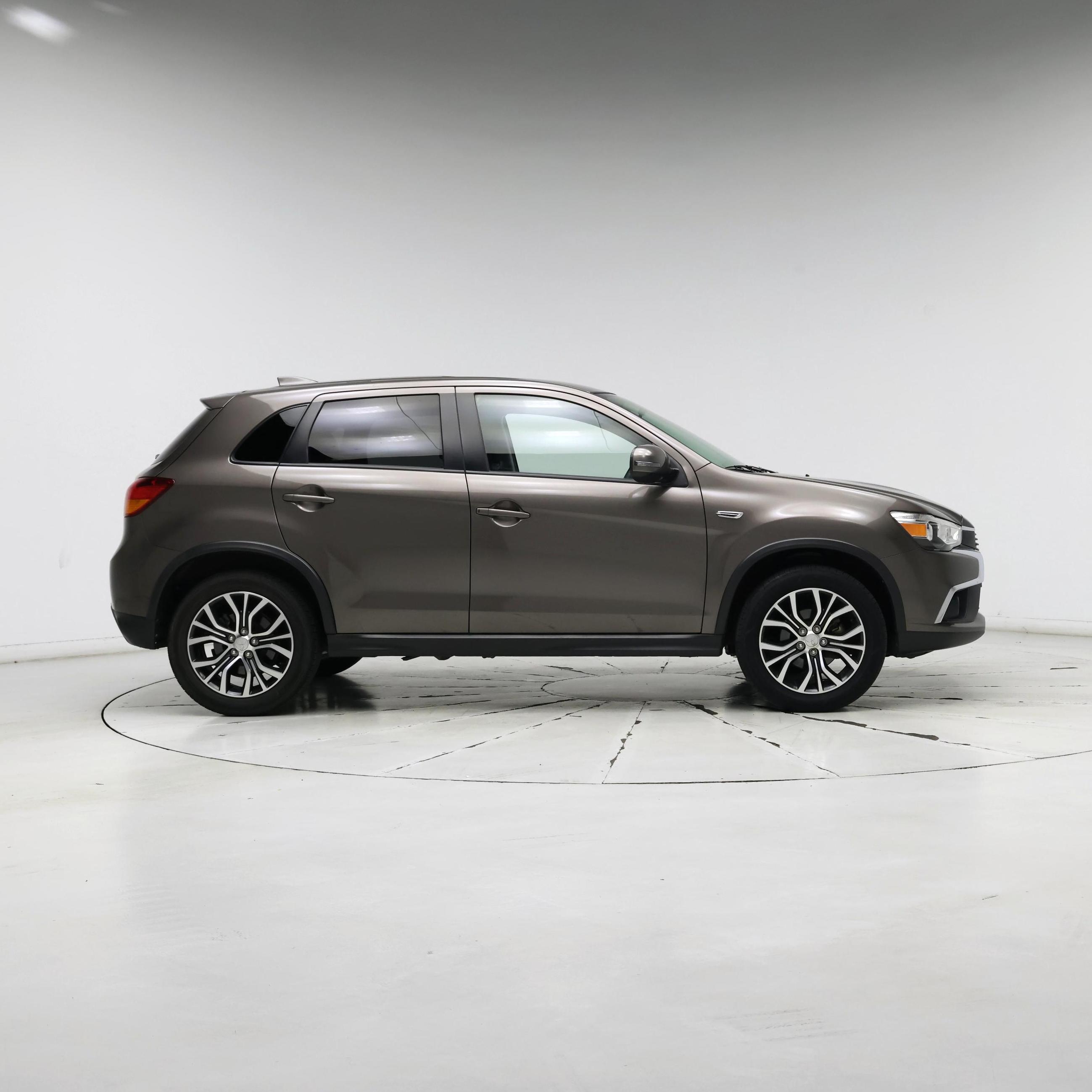Thumbnail: 2017 Mitsubishi Outlander Sport - 7
