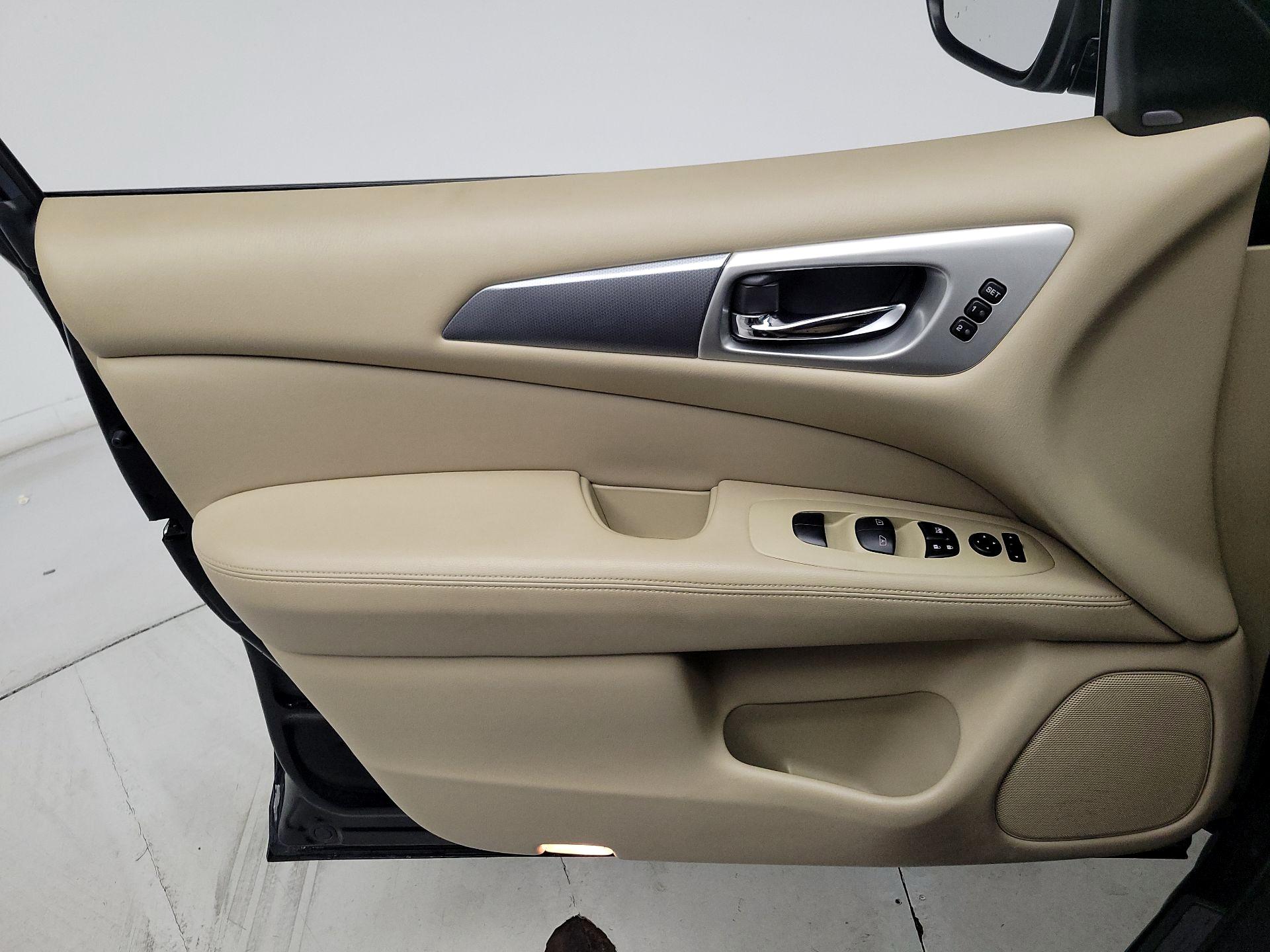 Thumbnail: 2019 Nissan Pathfinder - 12