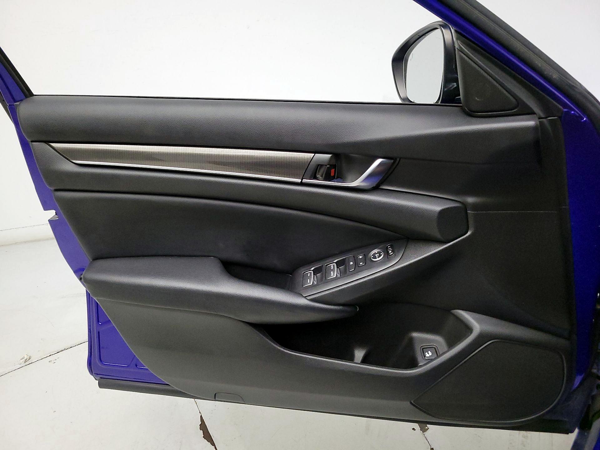 Thumbnail: 2018 Honda Accord - 12