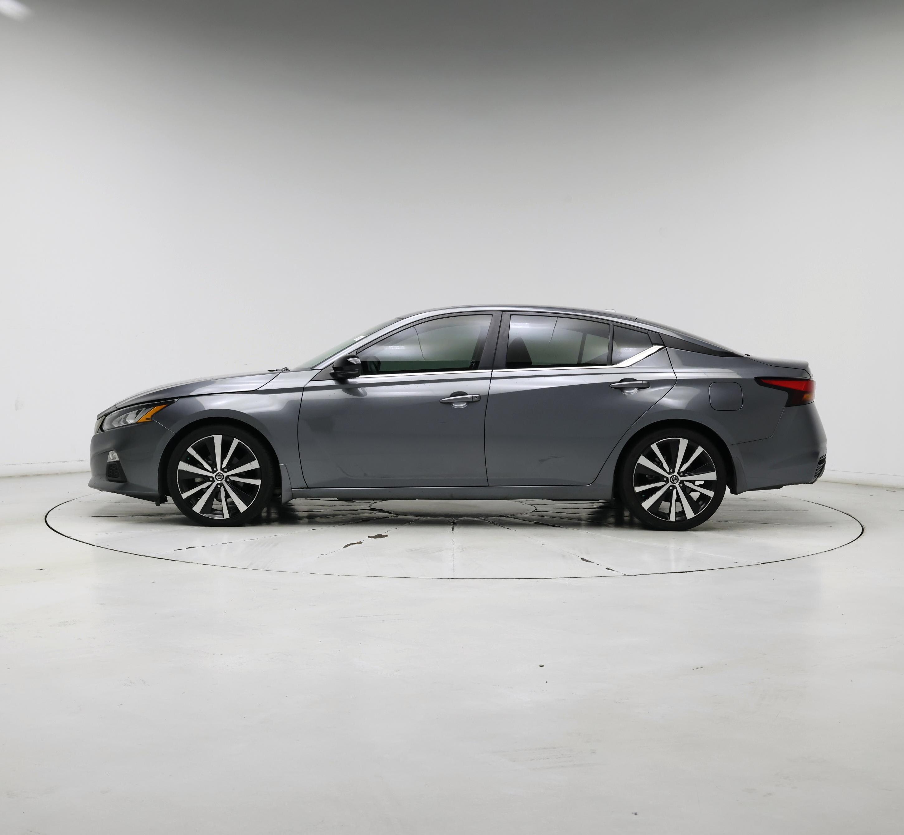 Thumbnail: 2020 Nissan Altima - 3