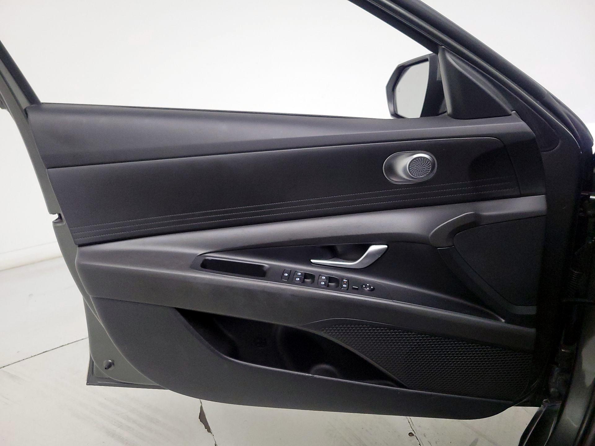 Thumbnail: 2025 Hyundai Elantra - 12