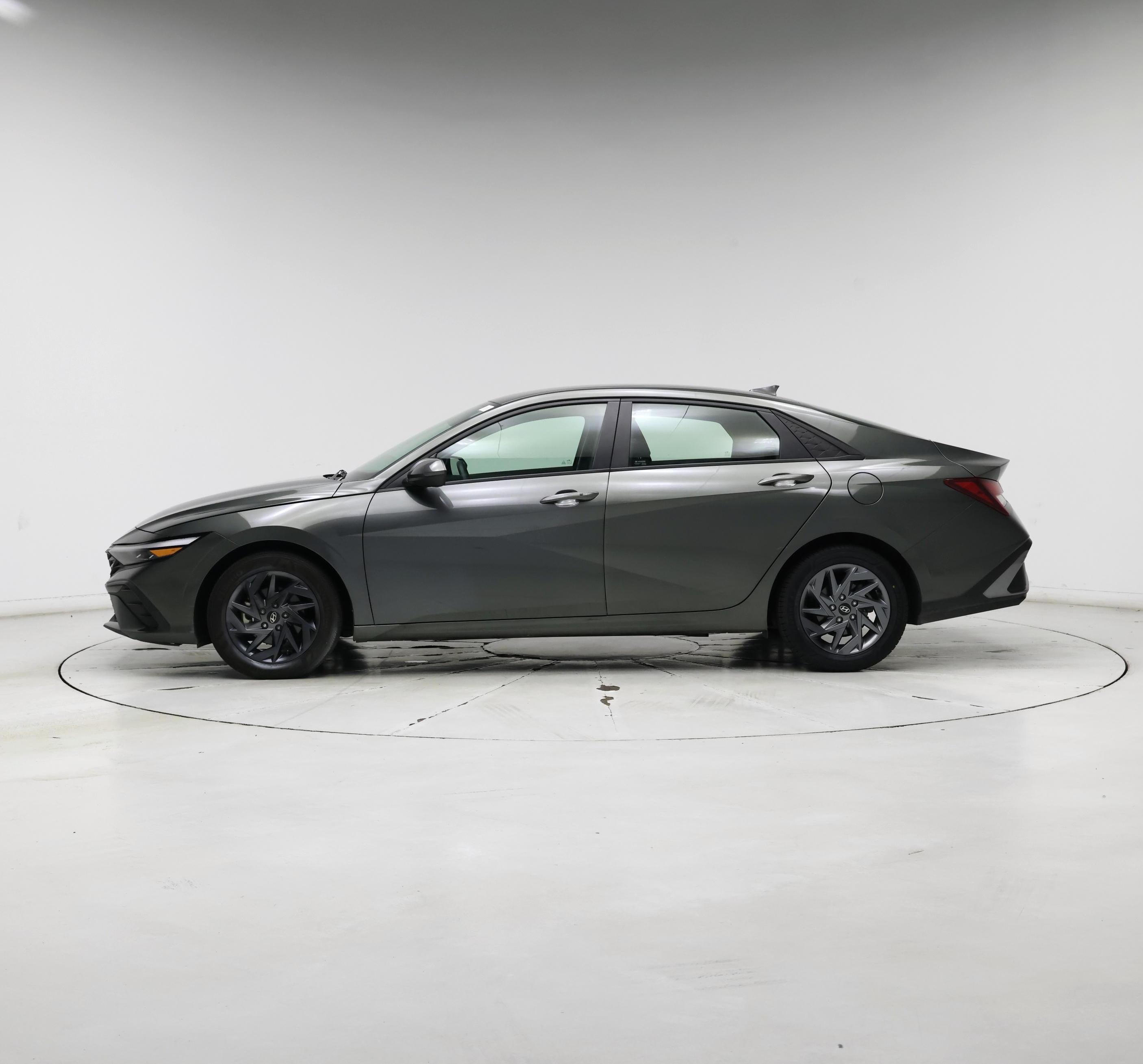 Thumbnail: 2025 Hyundai Elantra - 3