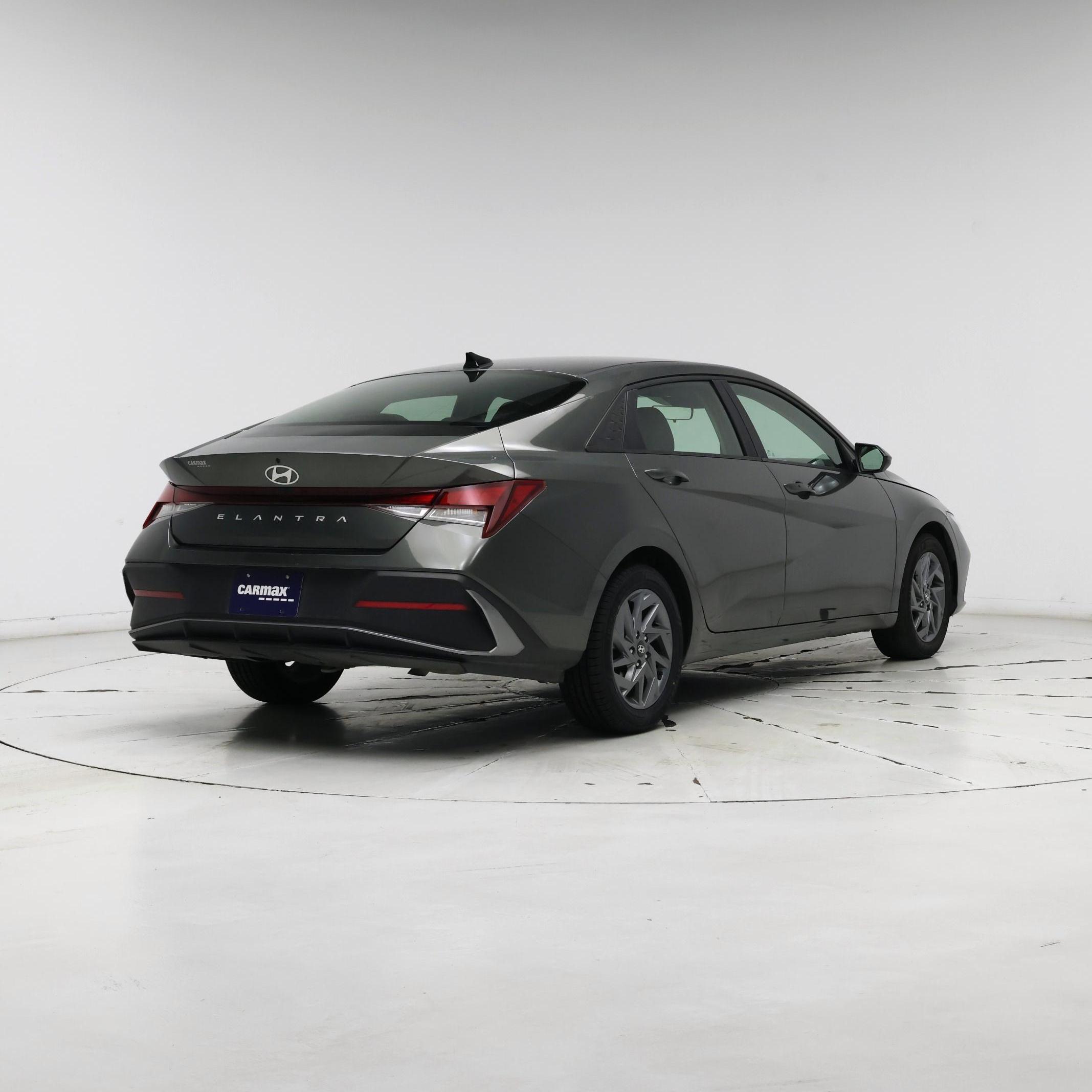 Thumbnail: 2025 Hyundai Elantra - 8