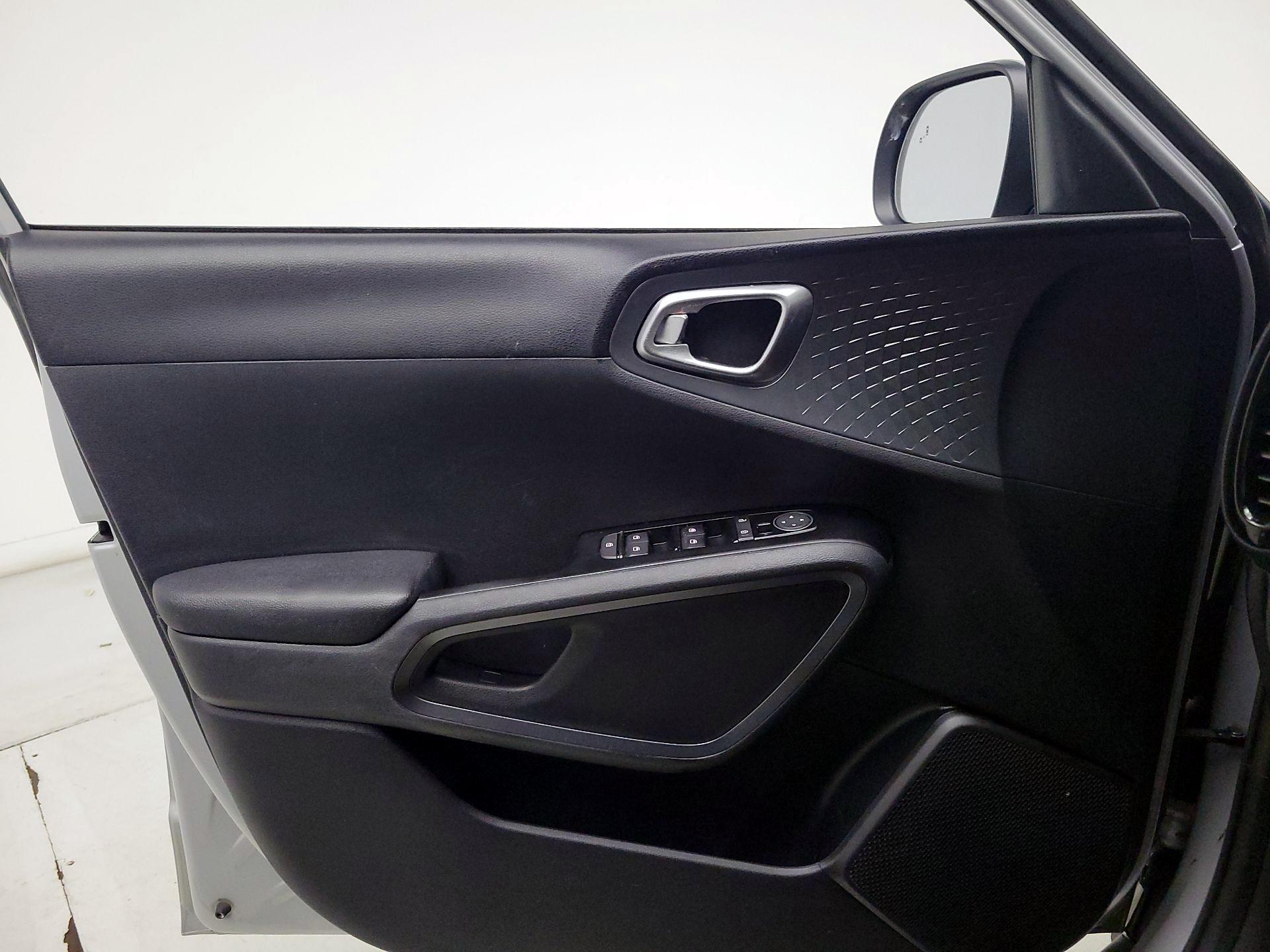 Thumbnail: 2020 Kia Soul - 12