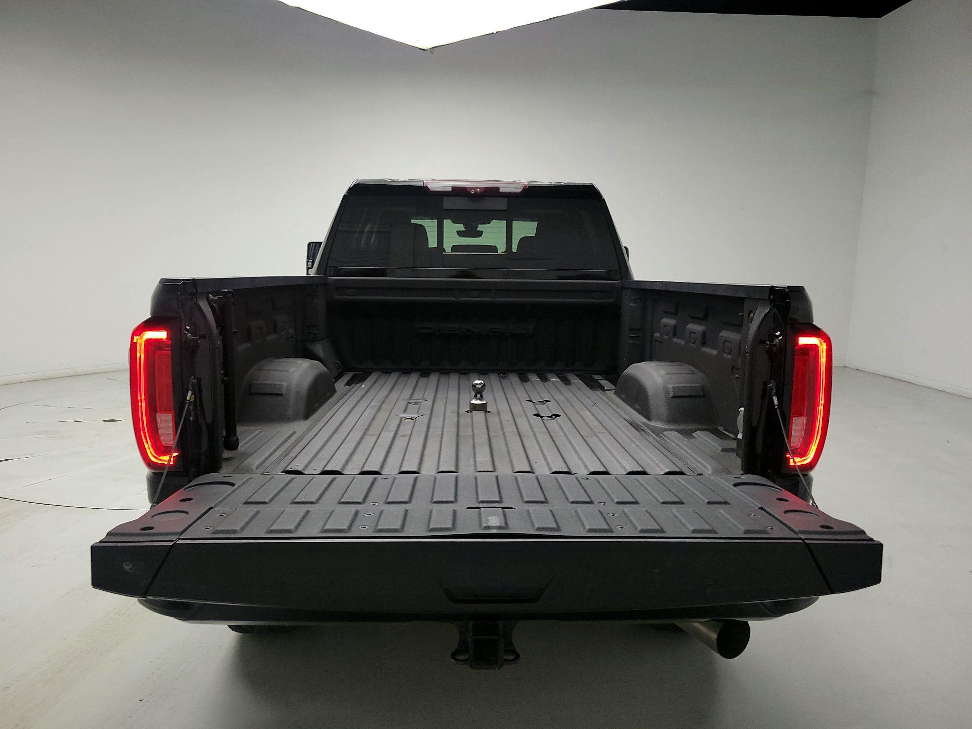 Thumbnail: 2020 GMC Sierra 3500 - 18
