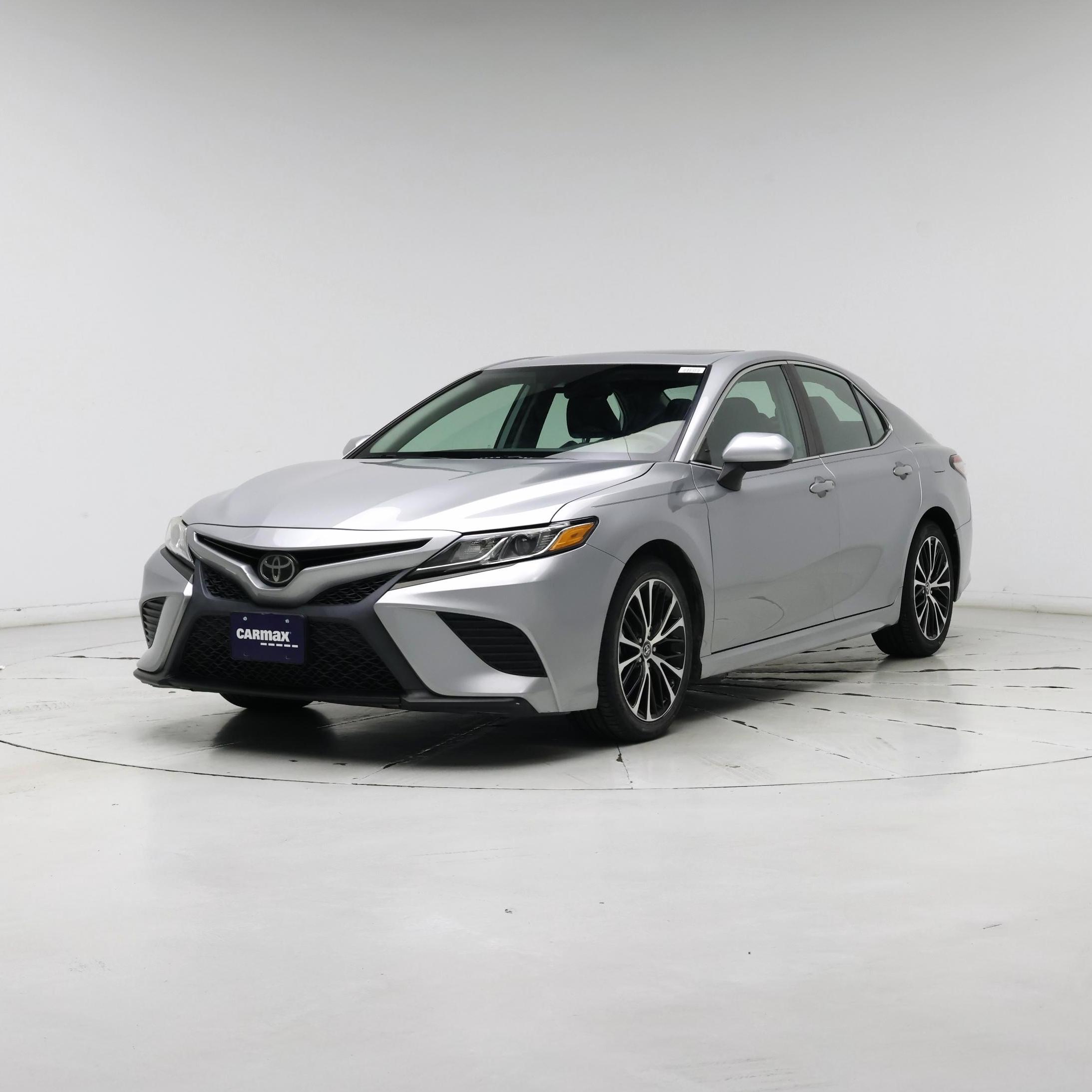 Thumbnail: 2019 Toyota Camry - 4