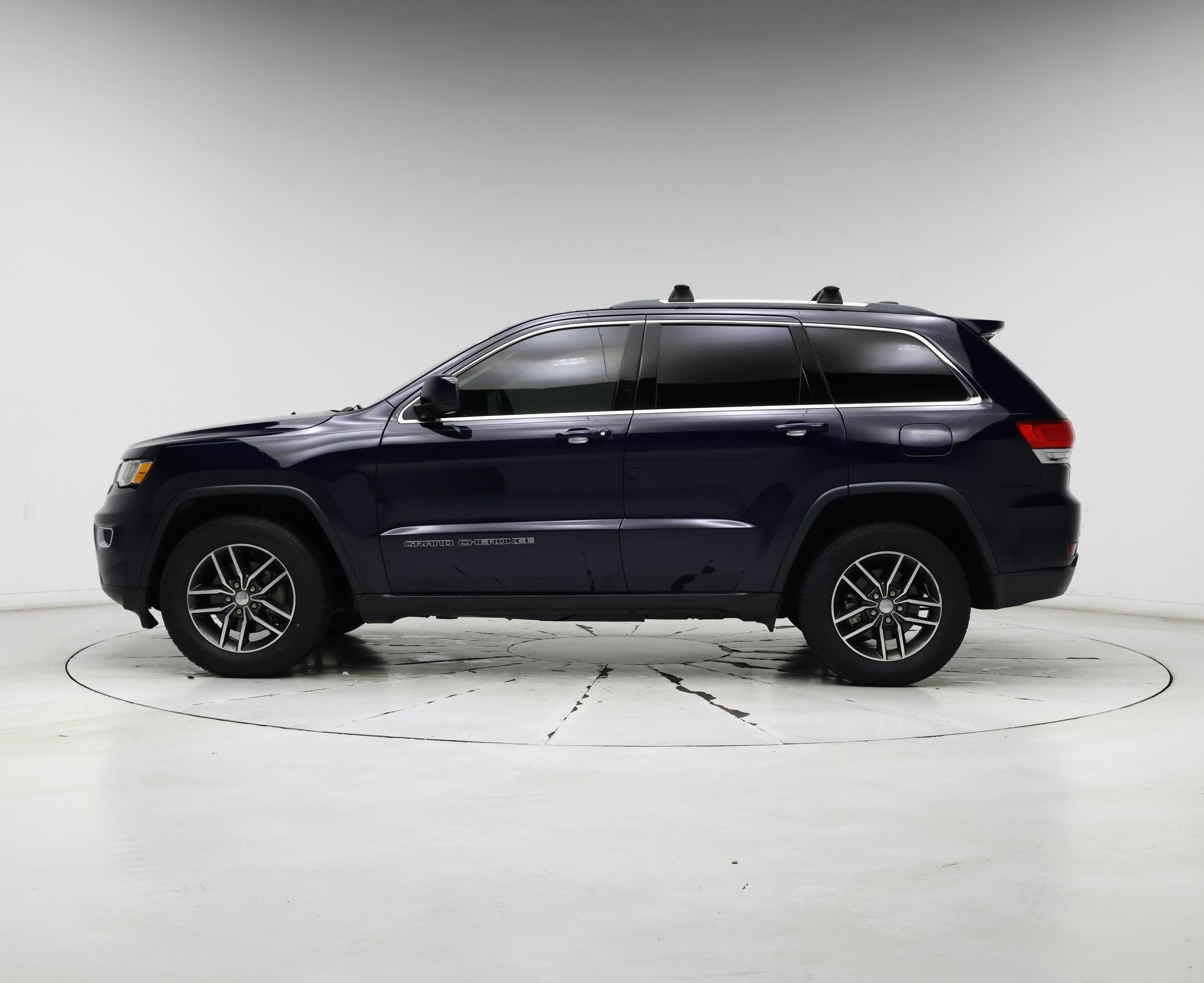 Thumbnail: 2018 Jeep Grand Cherokee - 3
