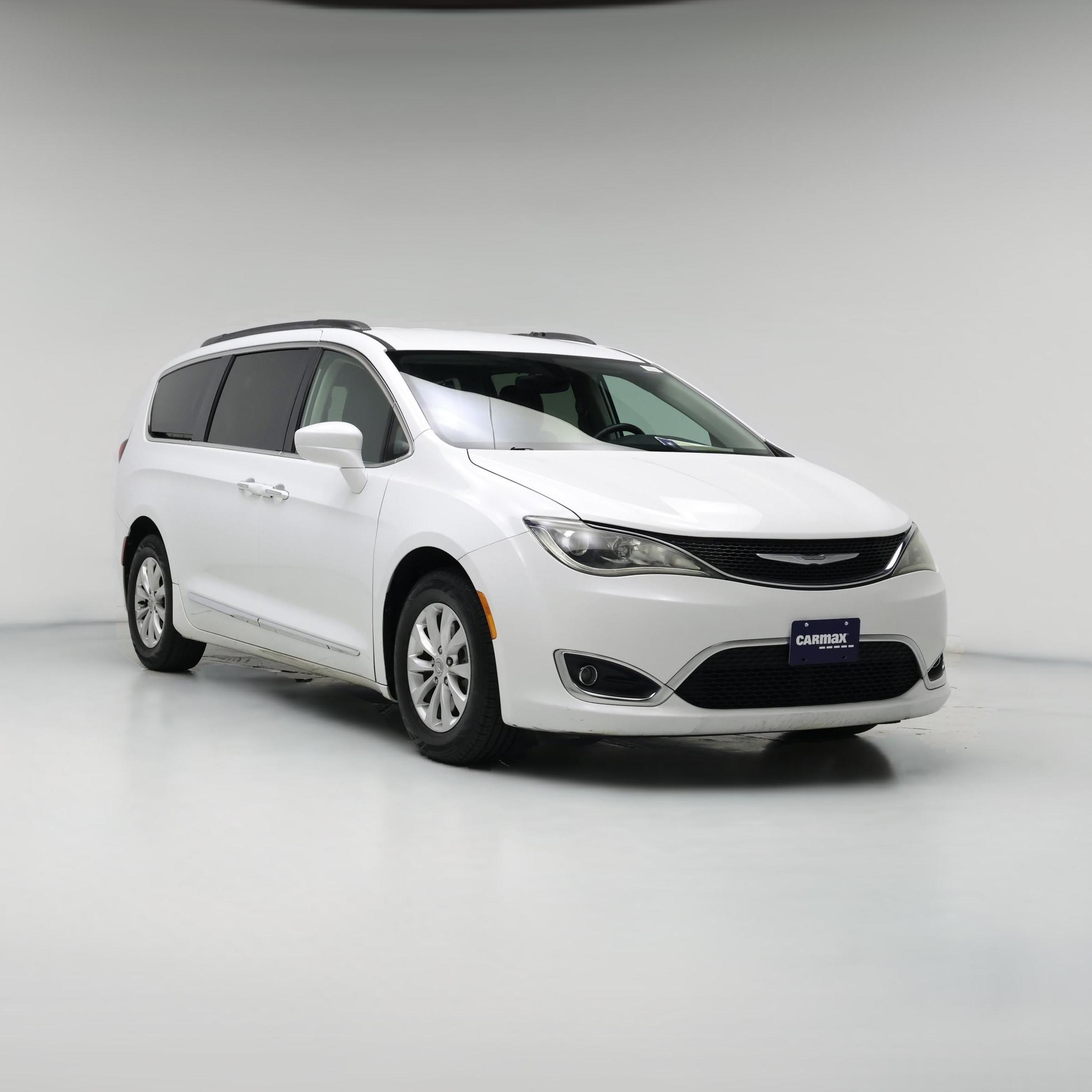 Thumbnail: 2017 Chrysler Pacifica - 1