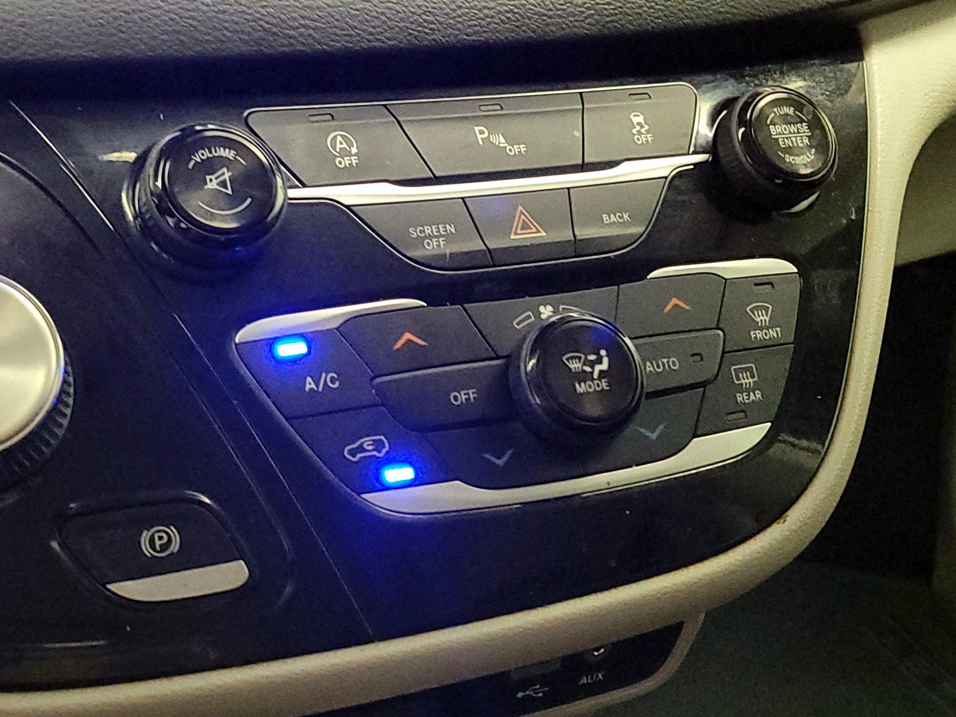 Thumbnail: 2017 Chrysler Pacifica - 16