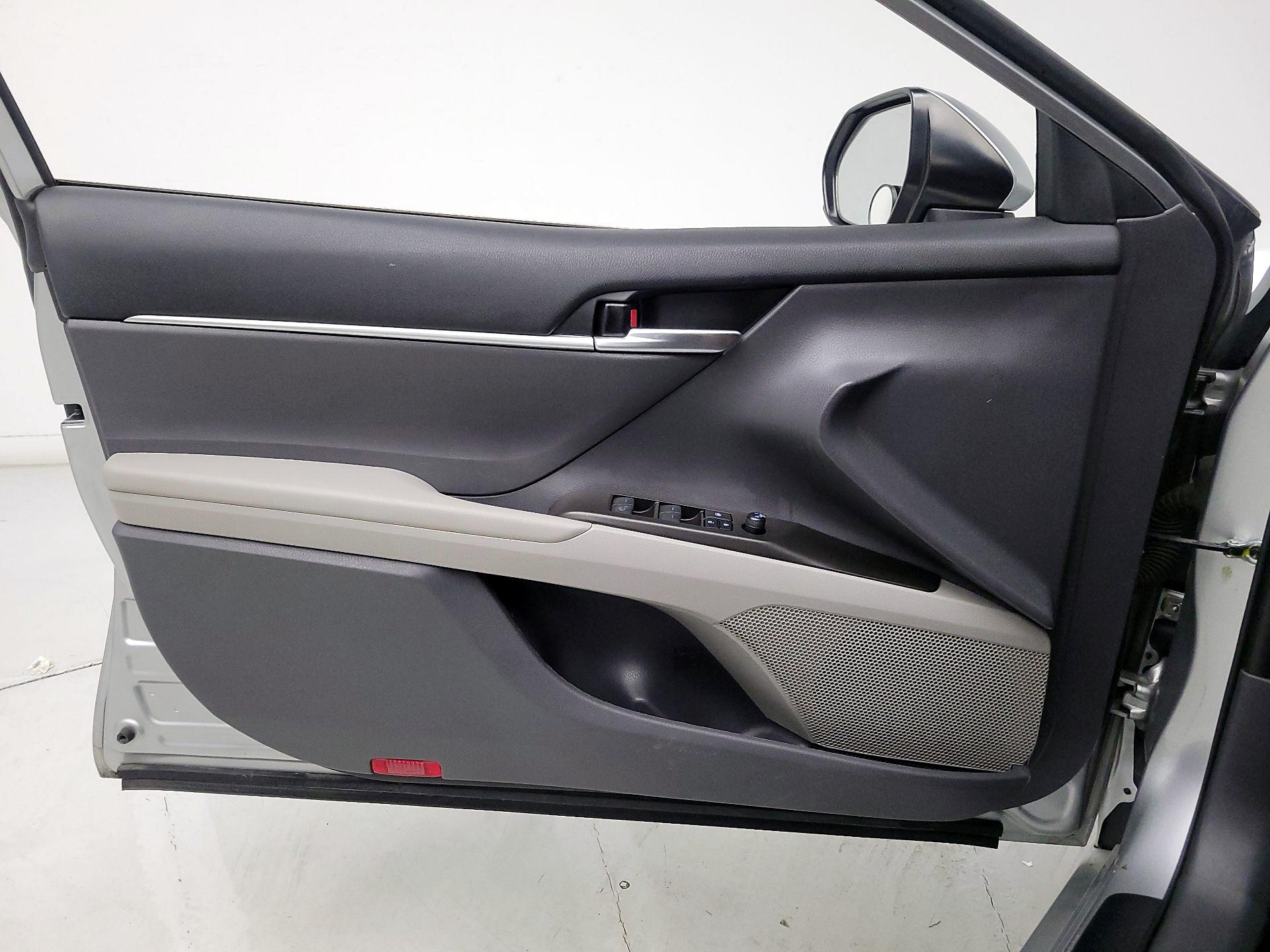 Thumbnail: 2022 Toyota Camry - 12