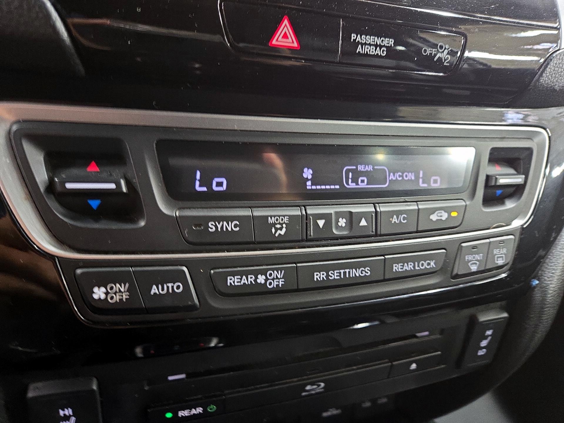 Thumbnail: 2016 Honda Pilot - 17