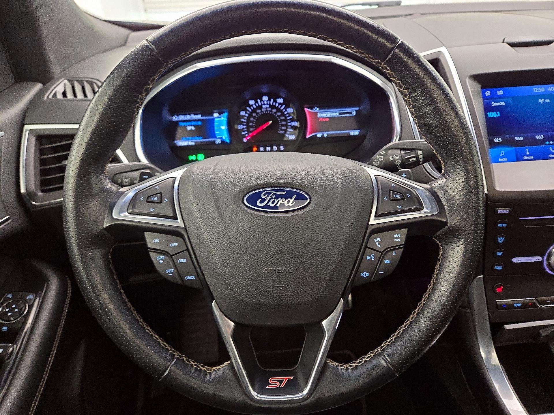 Thumbnail: 2019 Ford Edge - 10