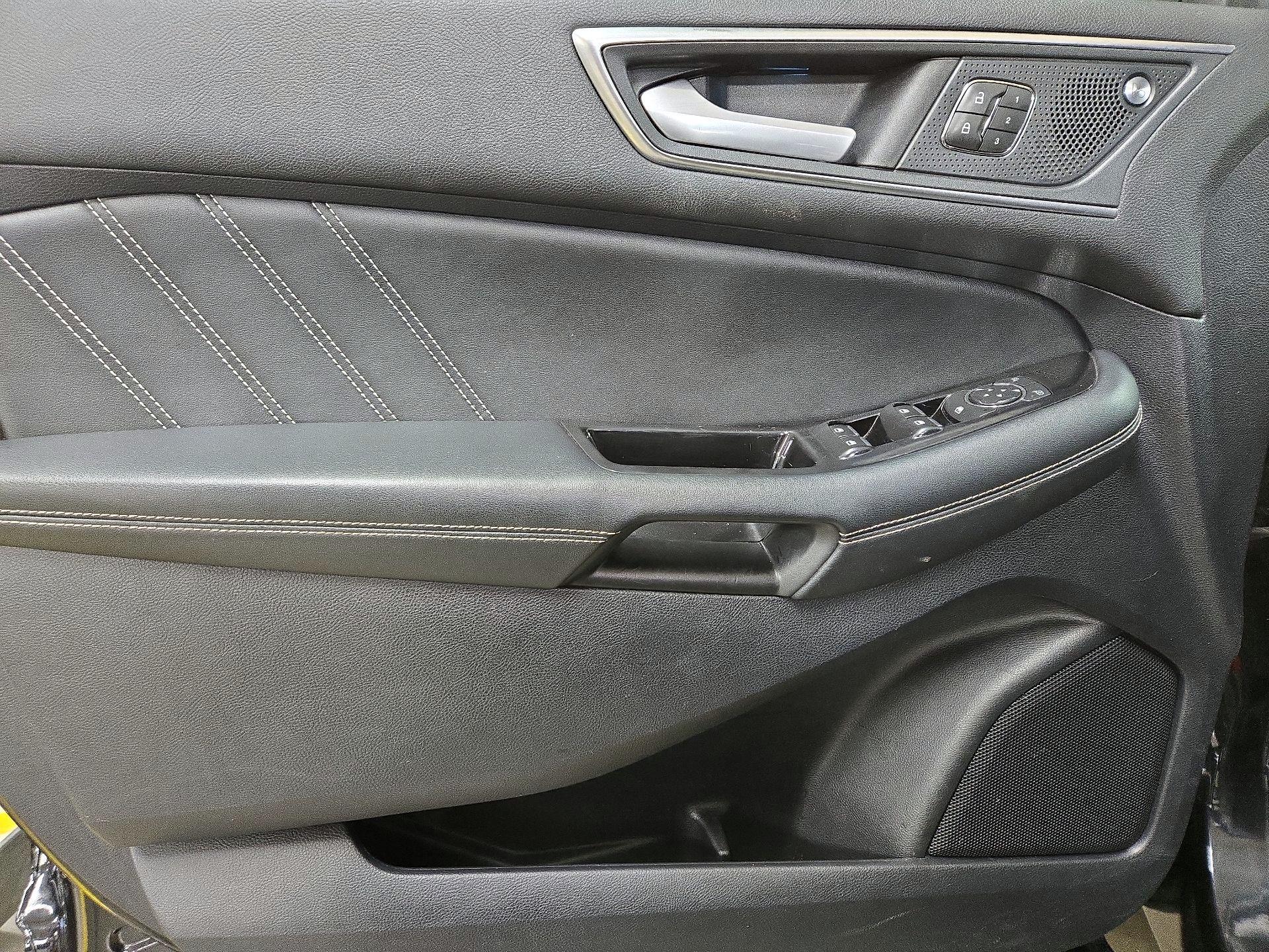 Thumbnail: 2019 Ford Edge - 12