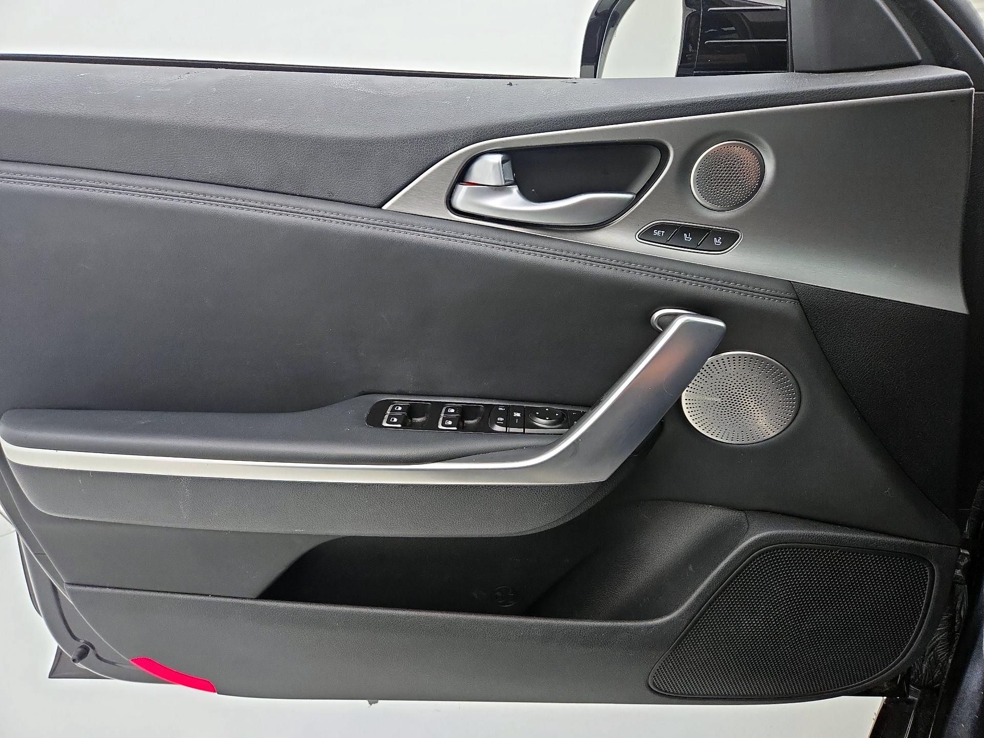 Thumbnail: 2019 Kia Stinger - 12