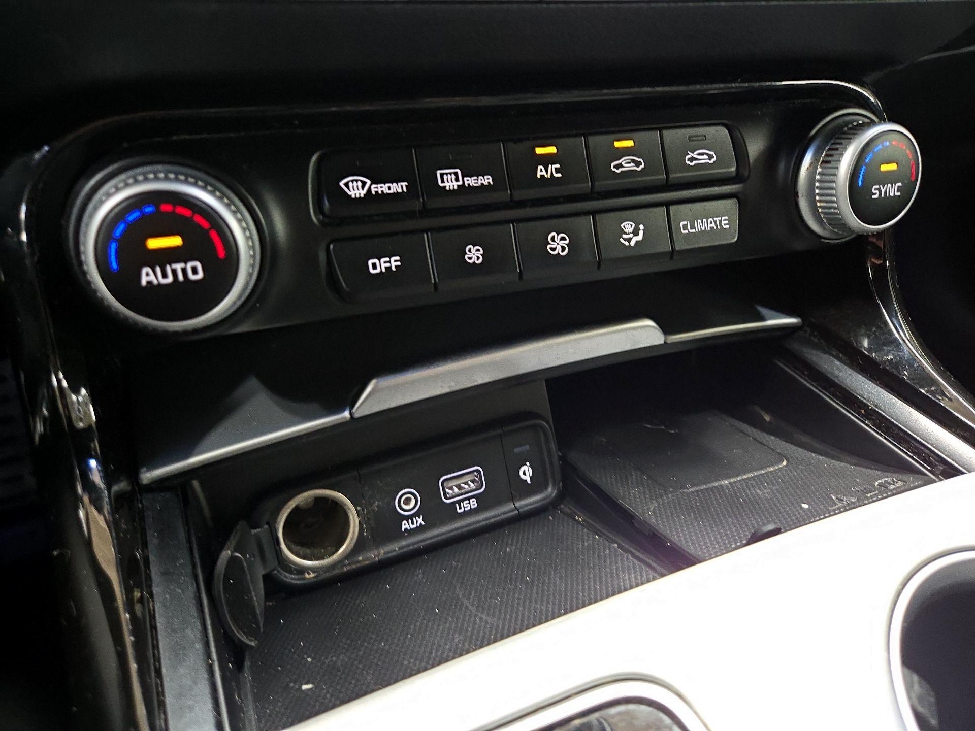 Thumbnail: 2019 Kia Stinger - 17