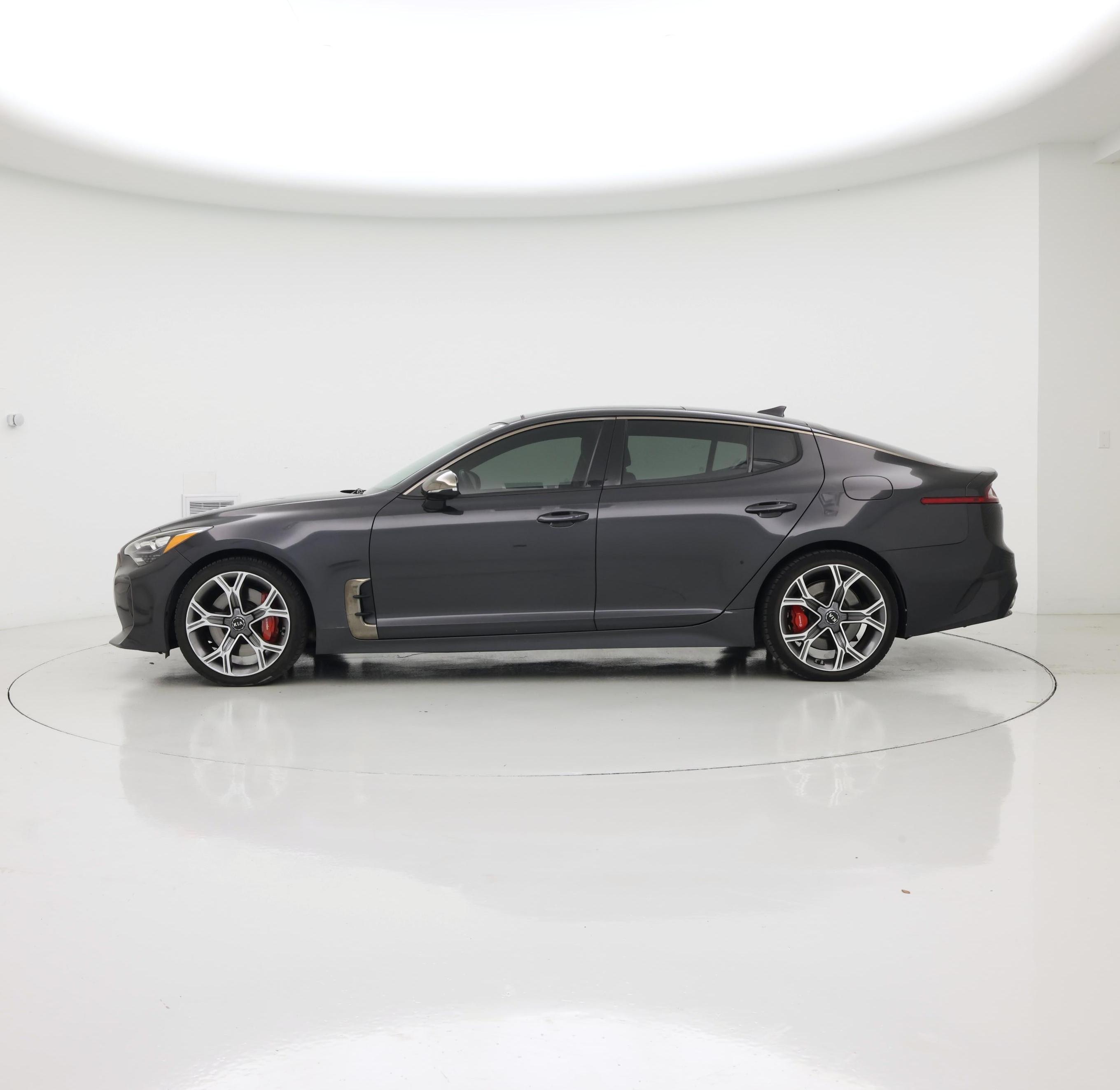 Thumbnail: 2019 Kia Stinger - 3