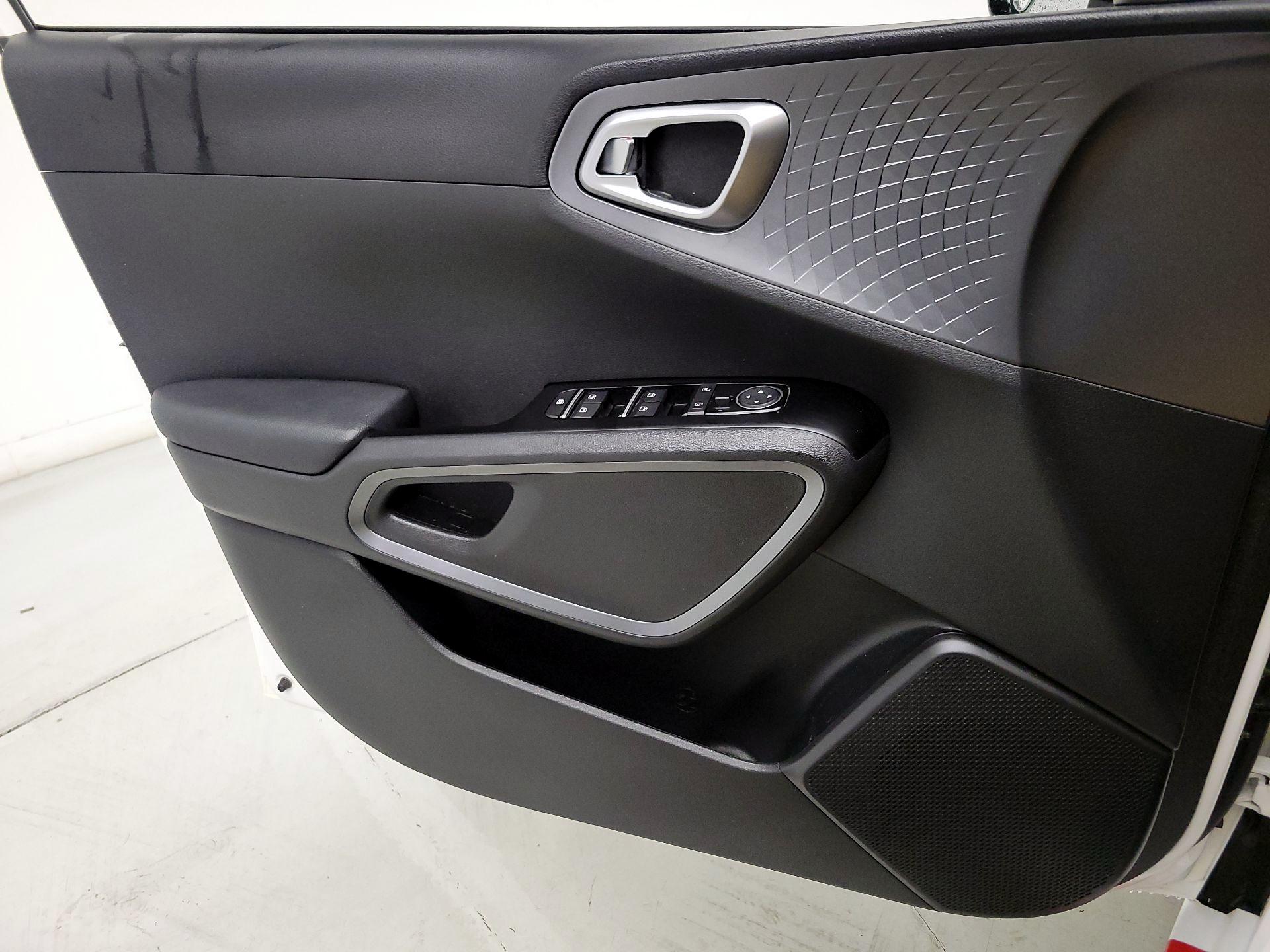 Thumbnail: 2020 Kia Soul - 12